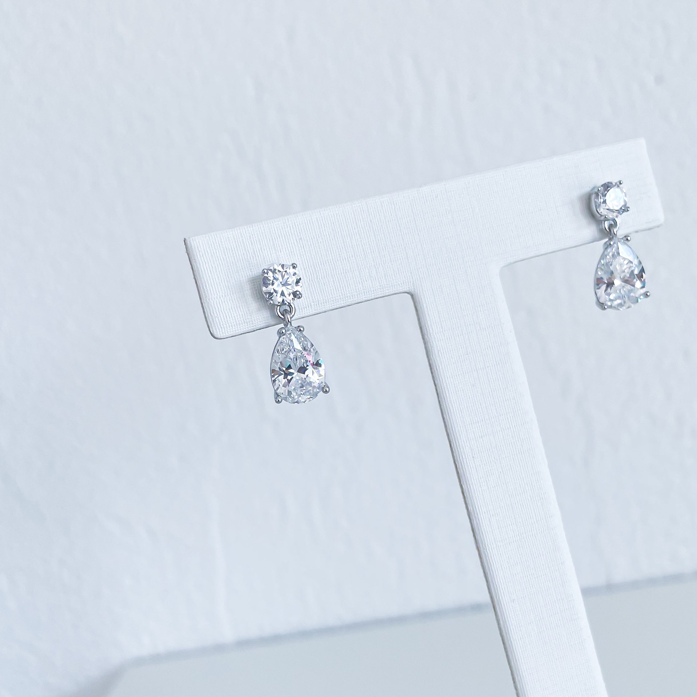 Auskari "Dzidrā lāsīte"