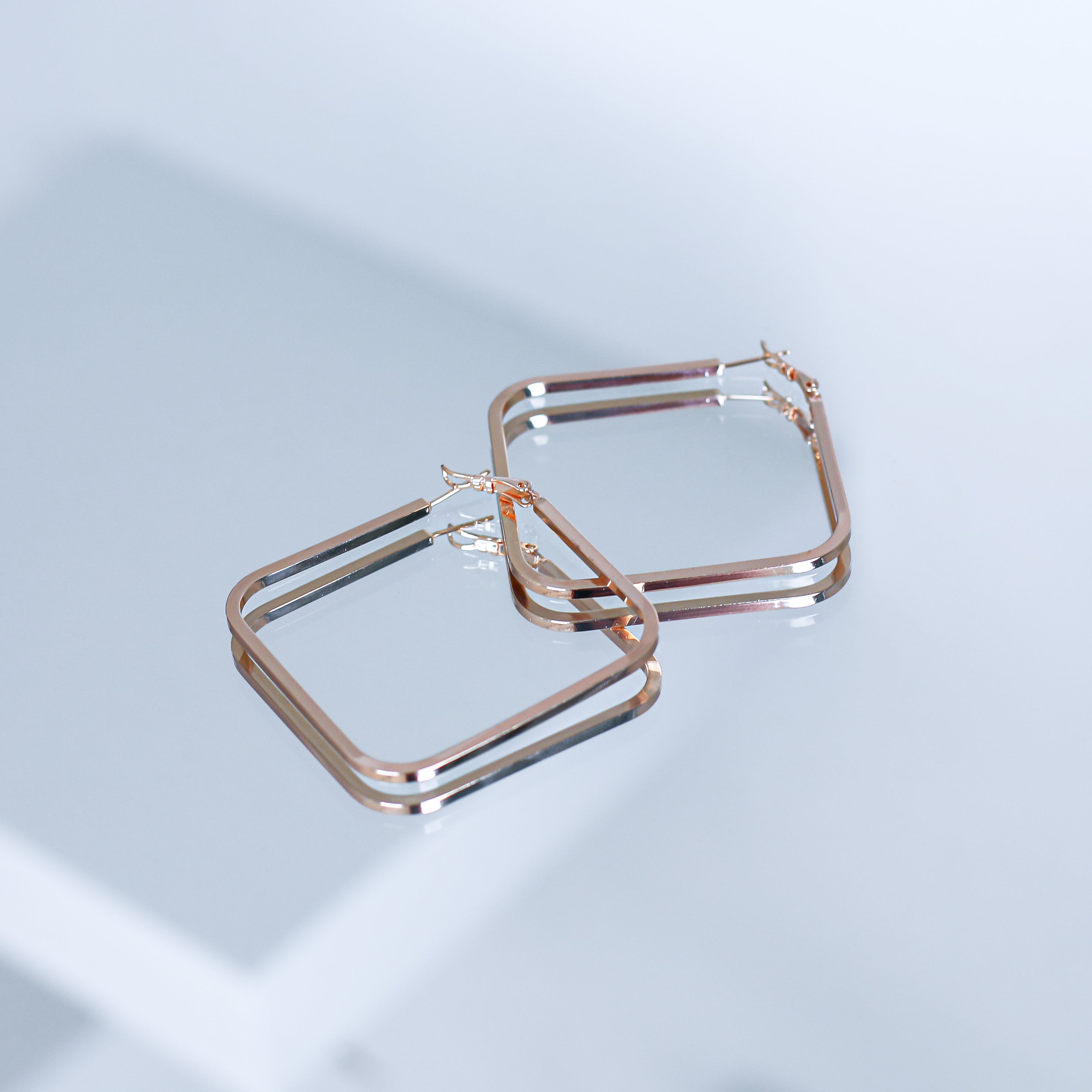 Auskari "Klasiskie četrstūri"