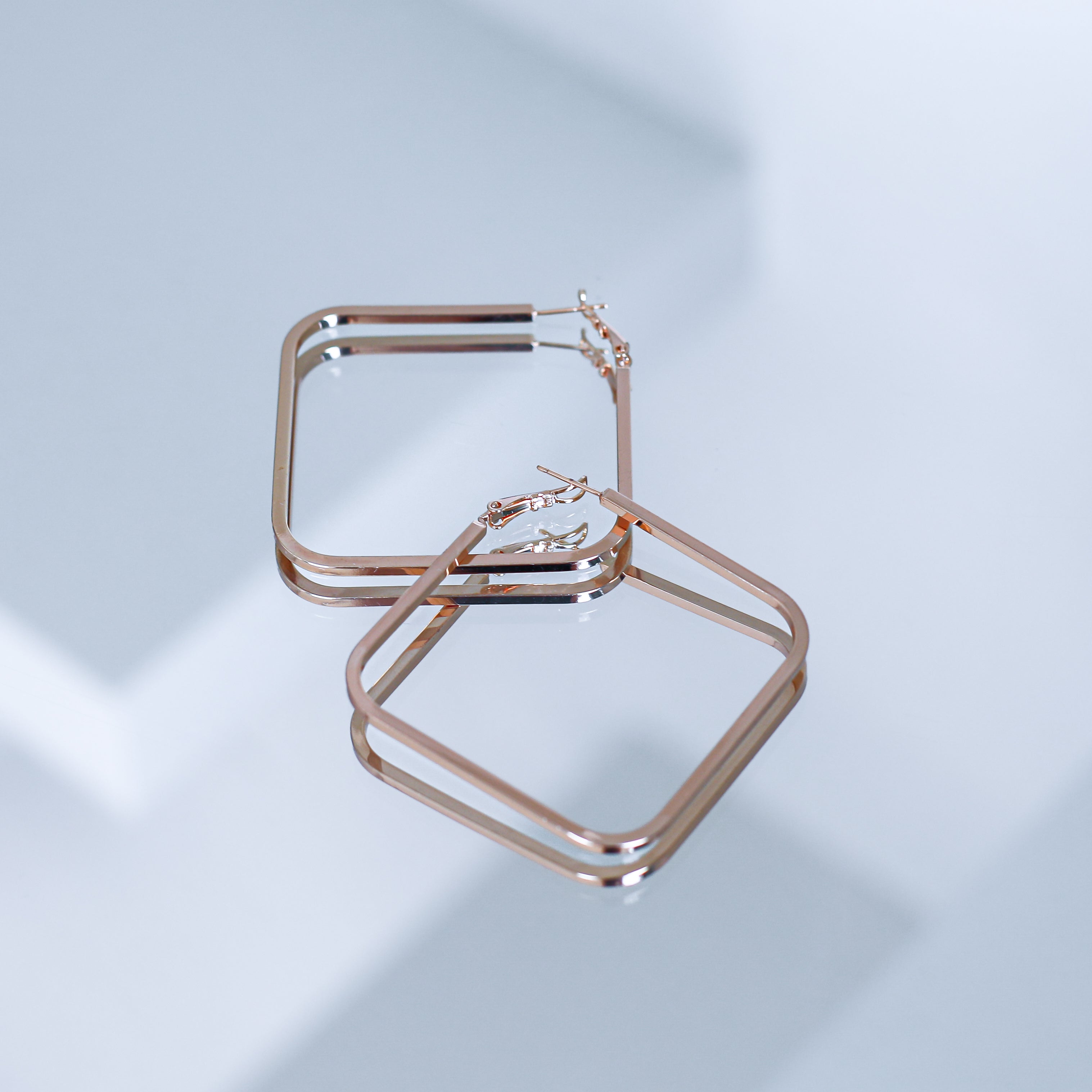 Auskari "Klasiskie četrstūri"