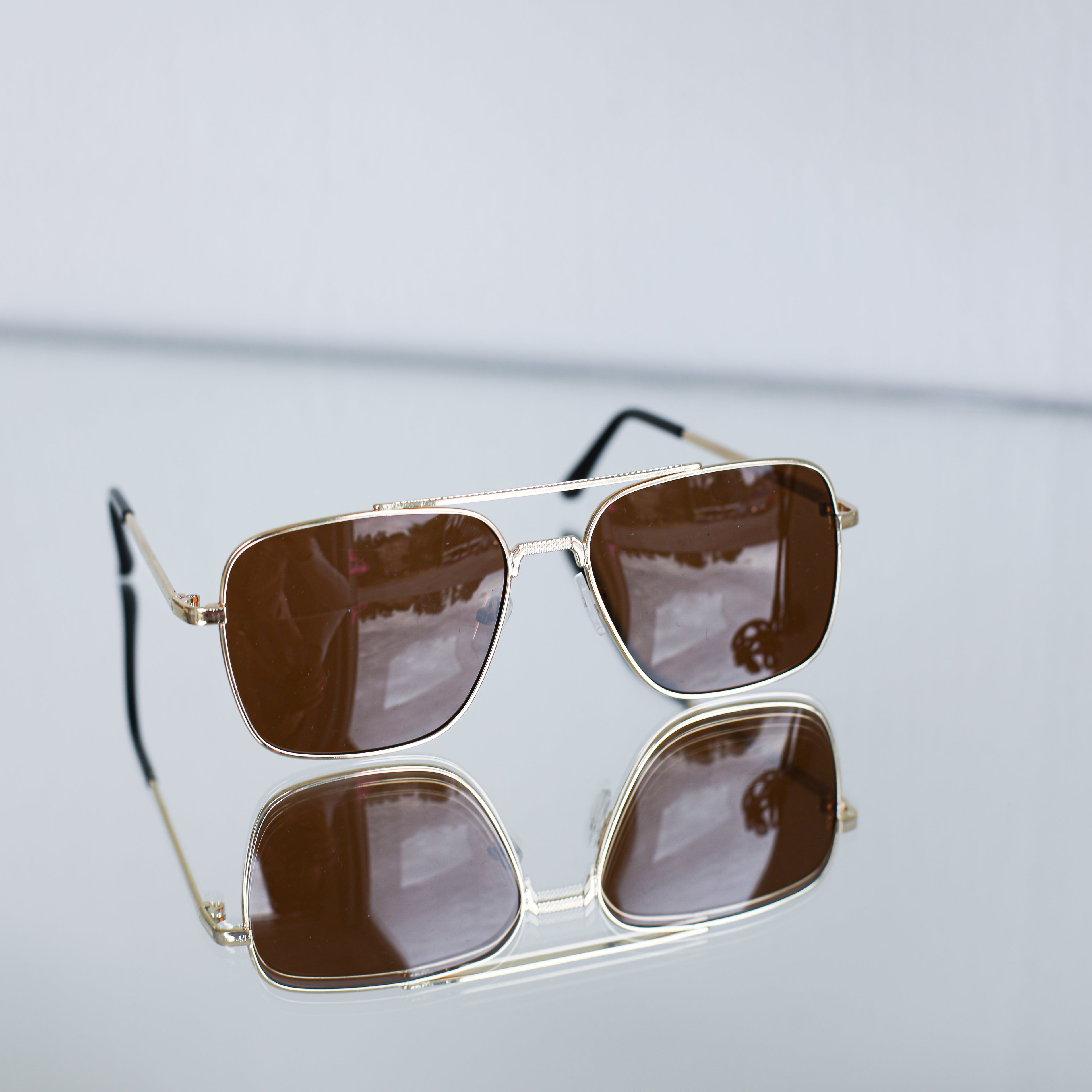 Saulesbrilles Atspulgs Y