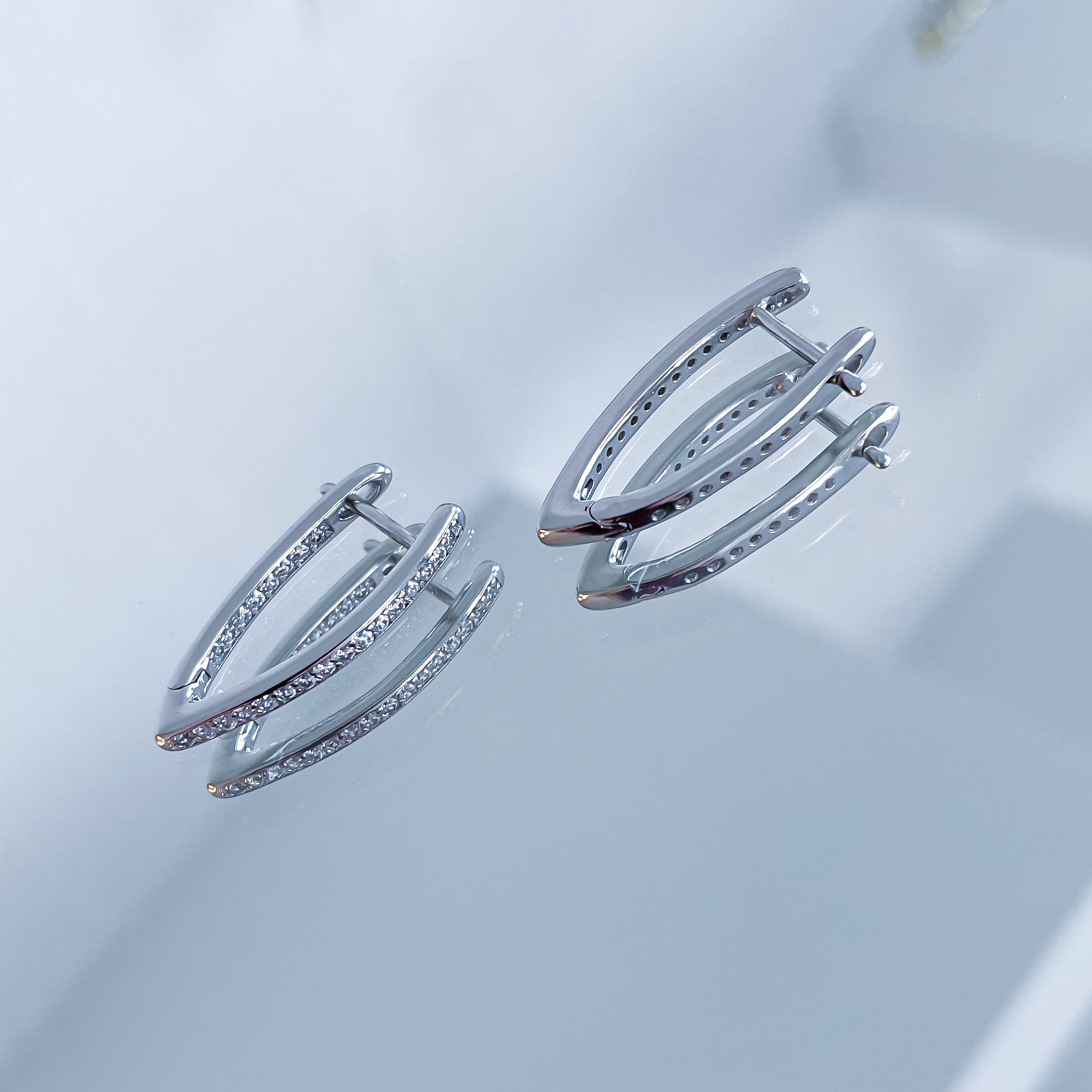 Auskari "Lūzuma līnija"