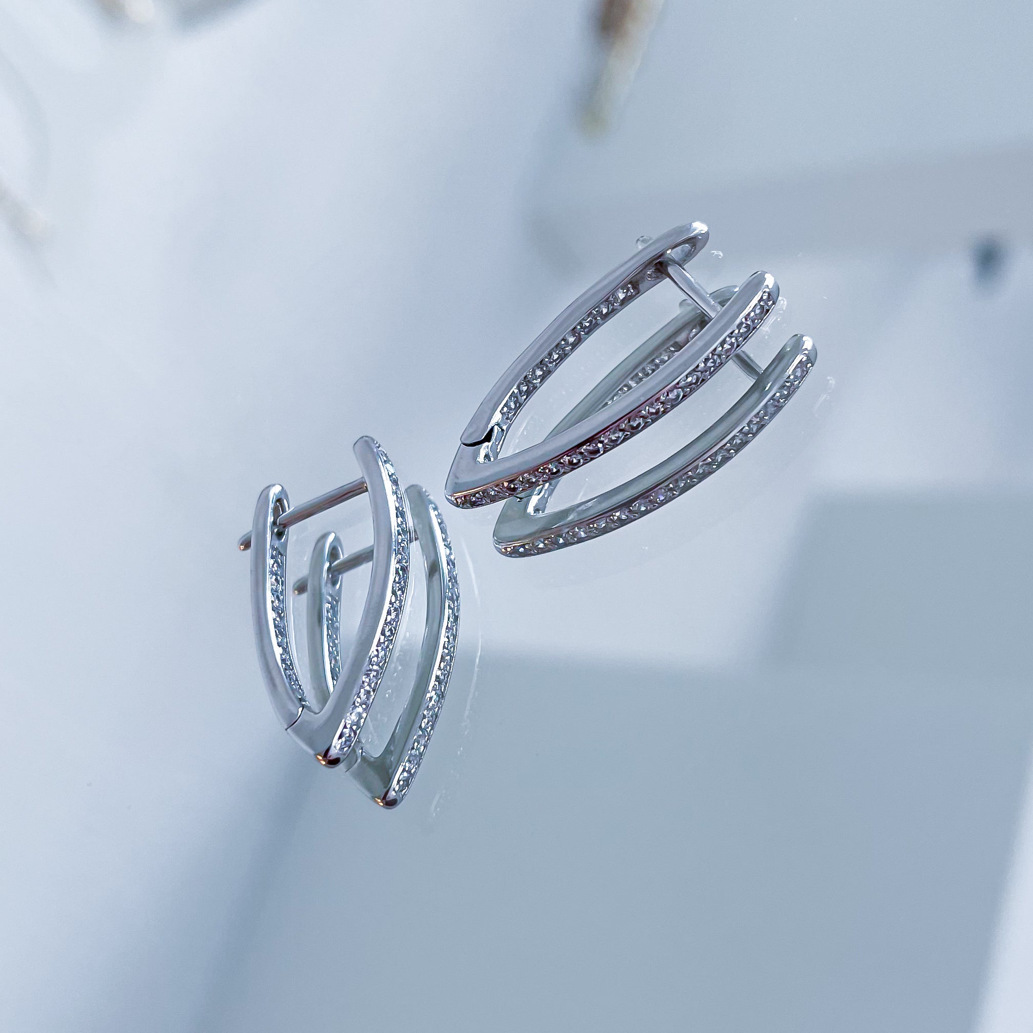 Auskari "Lūzuma līnija"