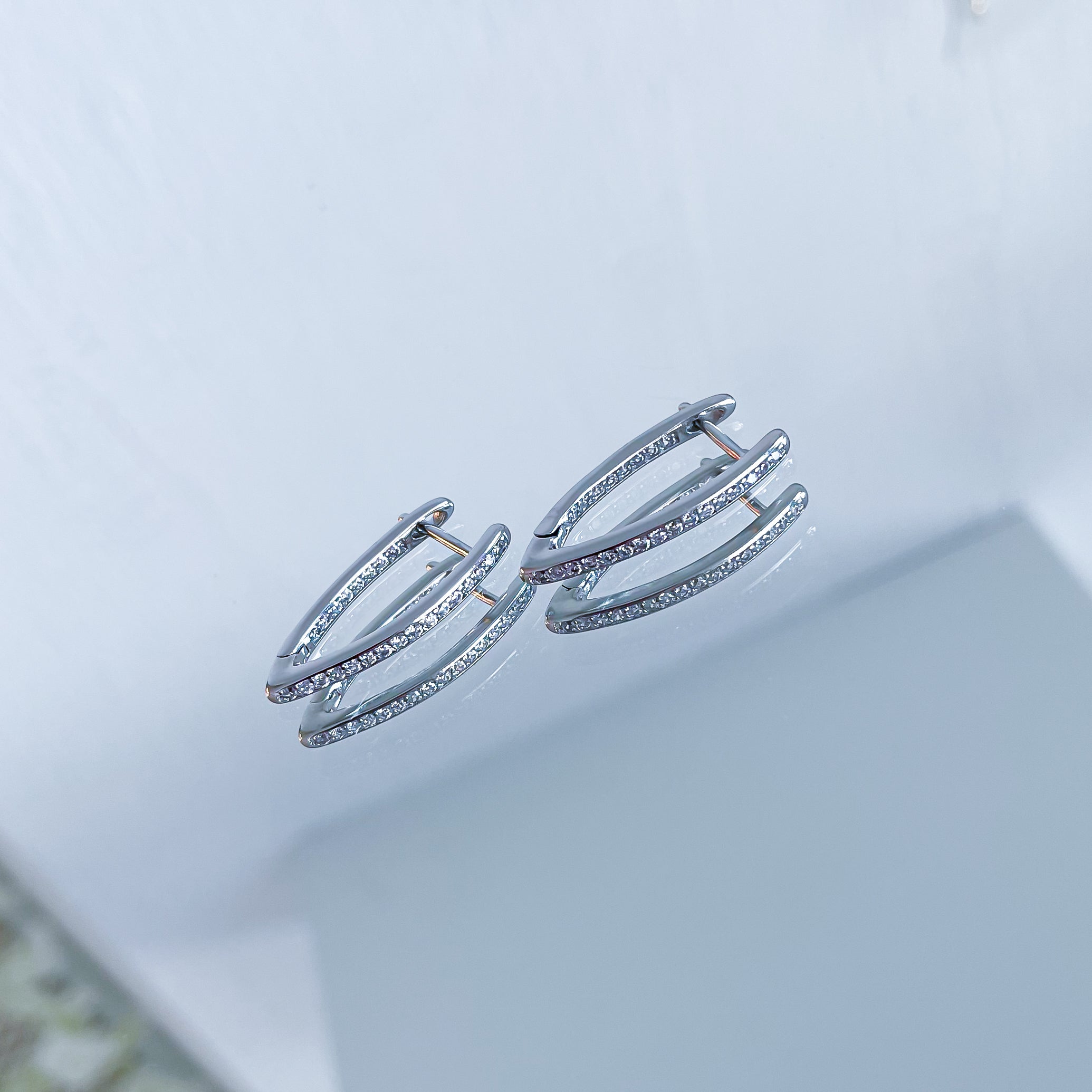 Auskari "Lūzuma līnija"