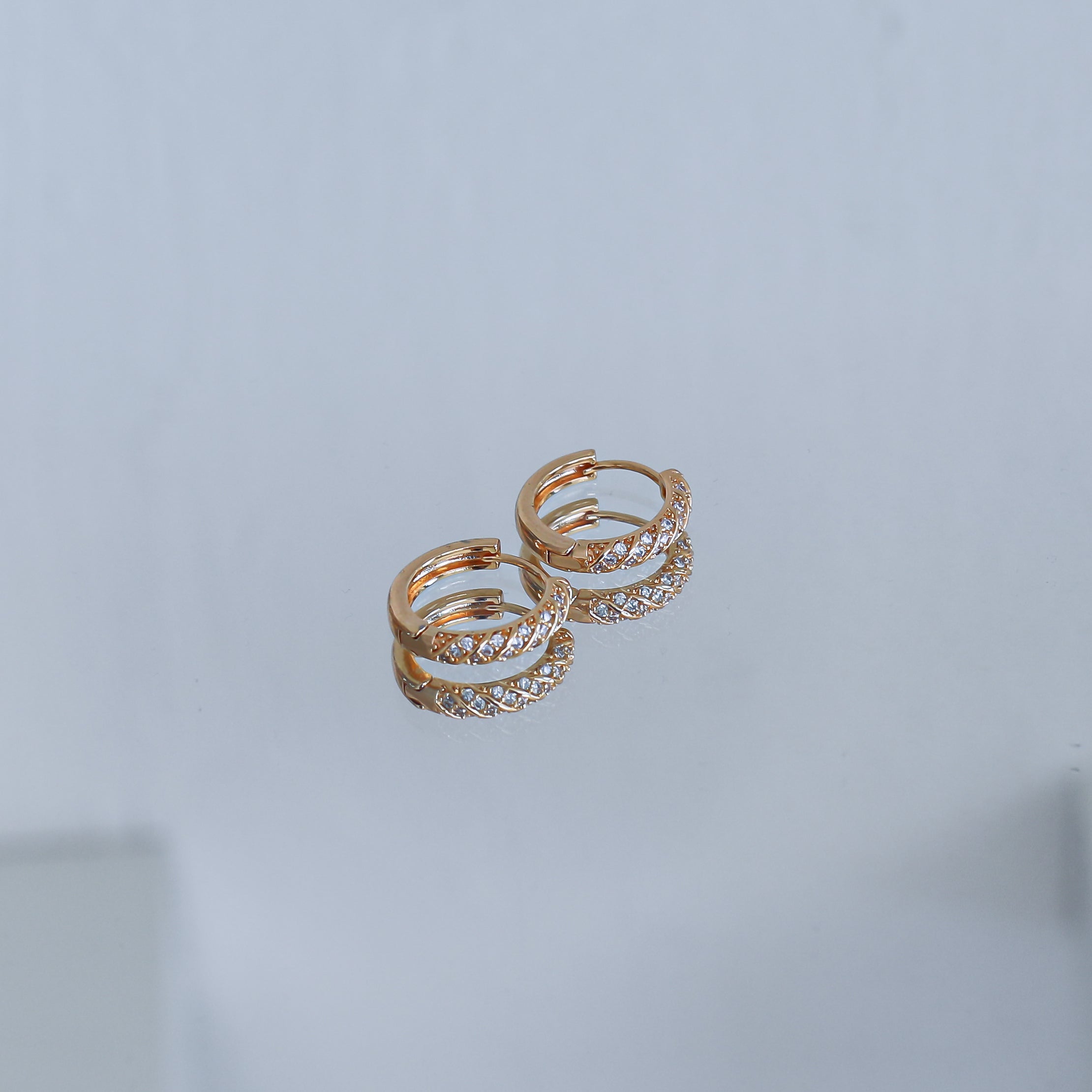 Auskari "Likteņa loki"