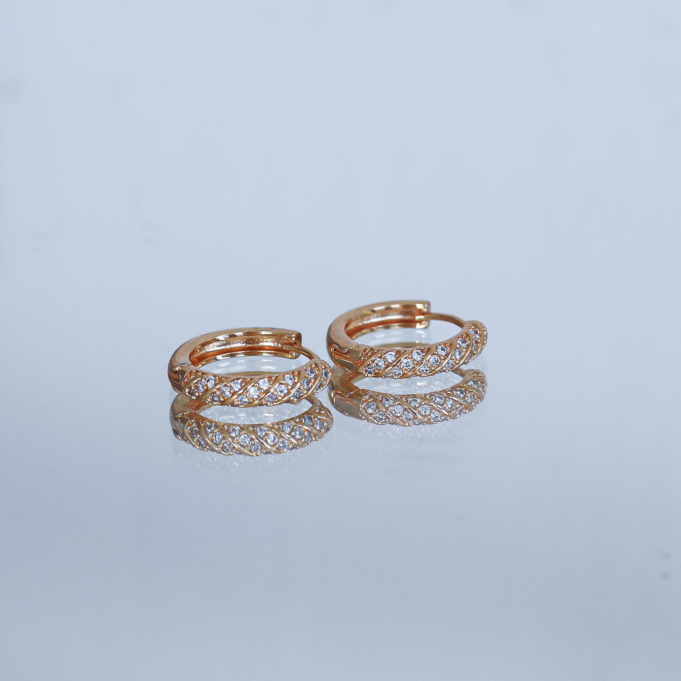 Auskari "Likteņa loki"