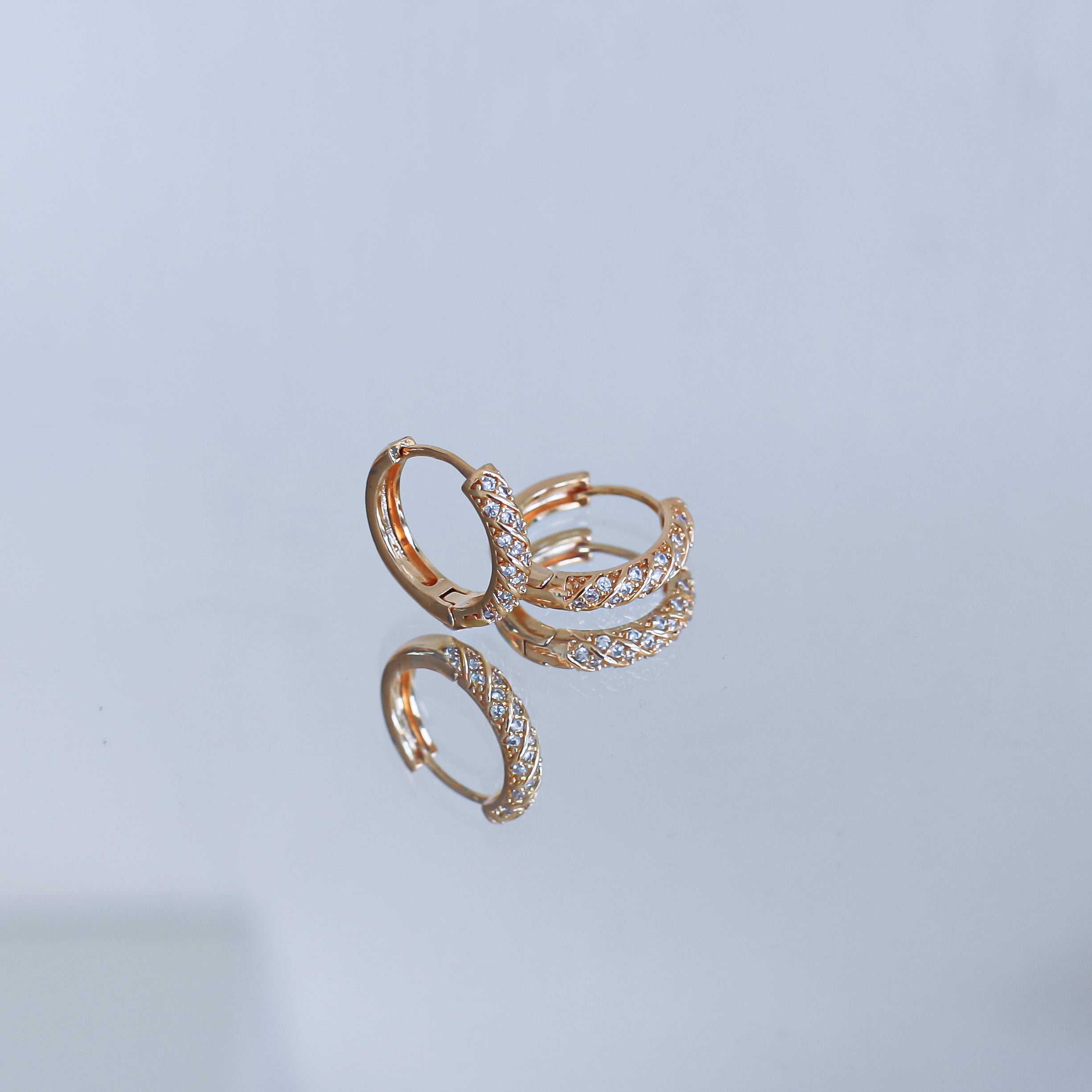 Auskari "Likteņa loki"