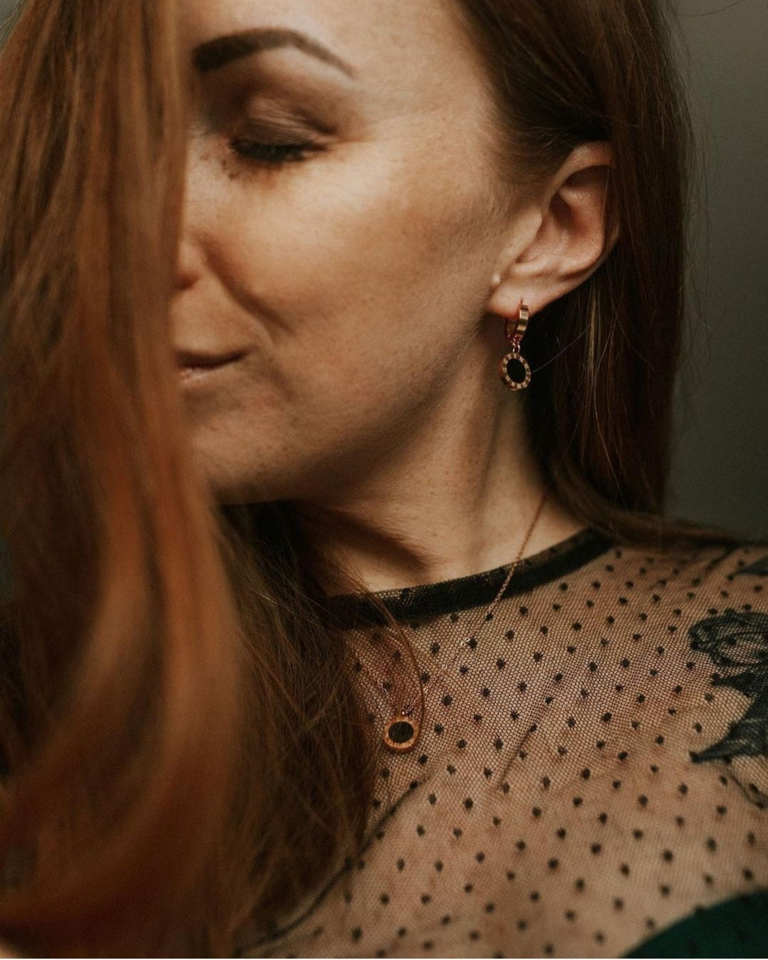 Apzeltīts rotu komplekts, neizraisa alerģiju, kvalitatīvs zelts, neapsūbē, mitrumizturīgs. Drošs pirkums, ātra piegāde, plašs sortiments, vienkāršota atgriešana…