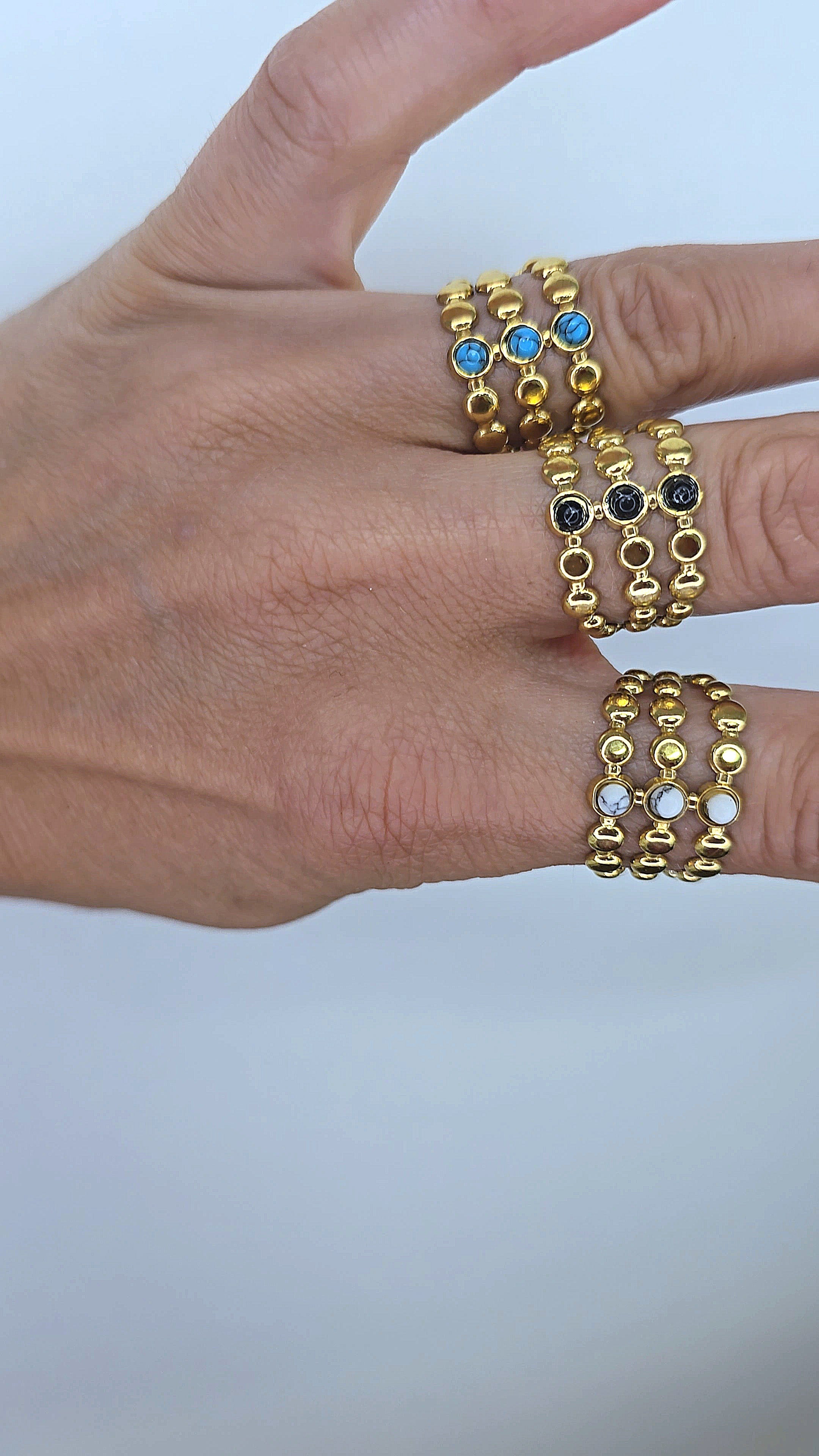 Apzeltīts gredzens, neizraisa alerģiju, kvalitatīvs, neapsūbē, mitrumizturīgs gredzens. Drošs pirkums, ātra piegāde, plašs sortiments, vienkāršota atgriešana. K…