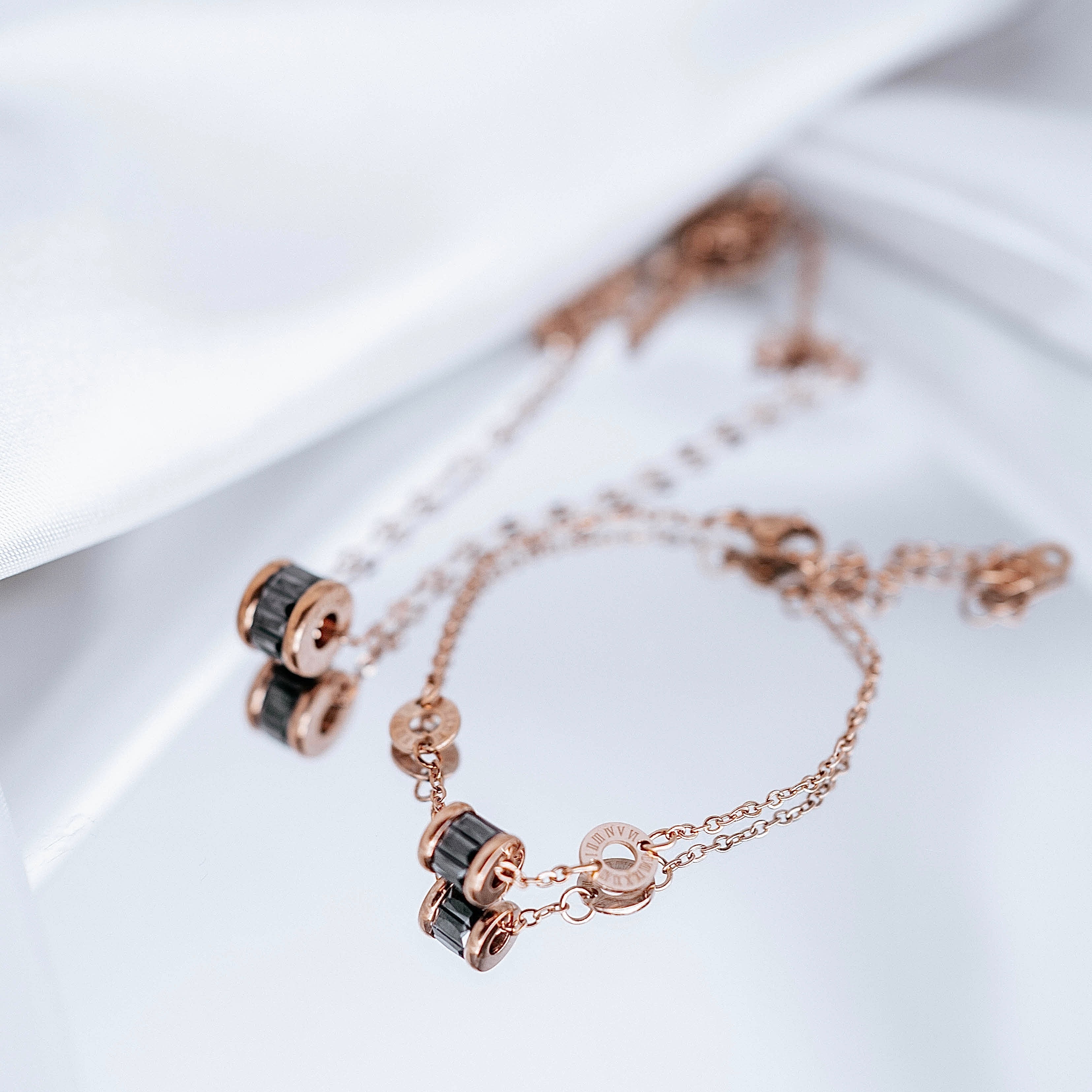 Kaklarota un rokassprādze "Black swirl"