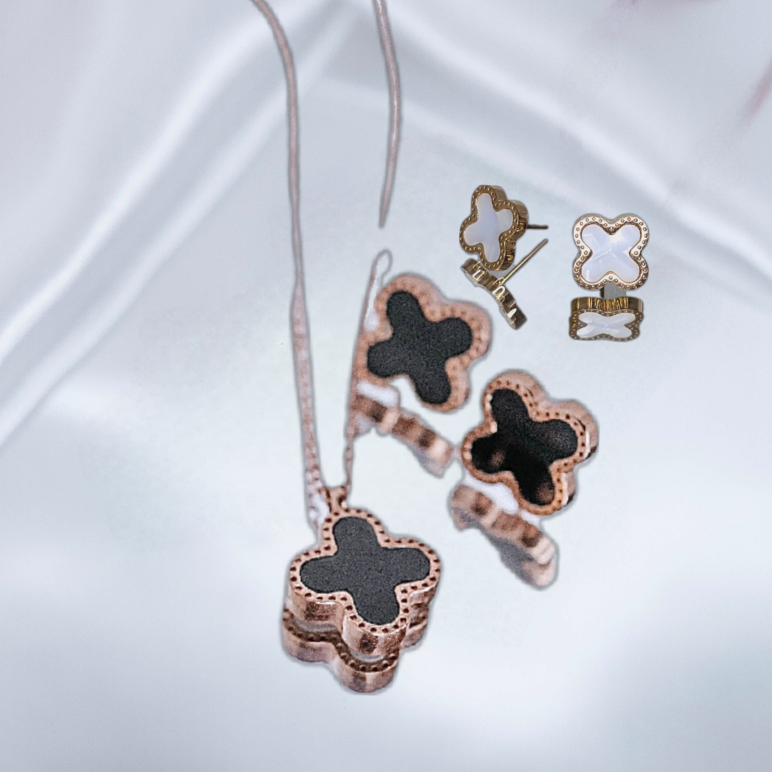 Rotu komplekts klasiskais Clover melns vai balts/arī atsevišķi