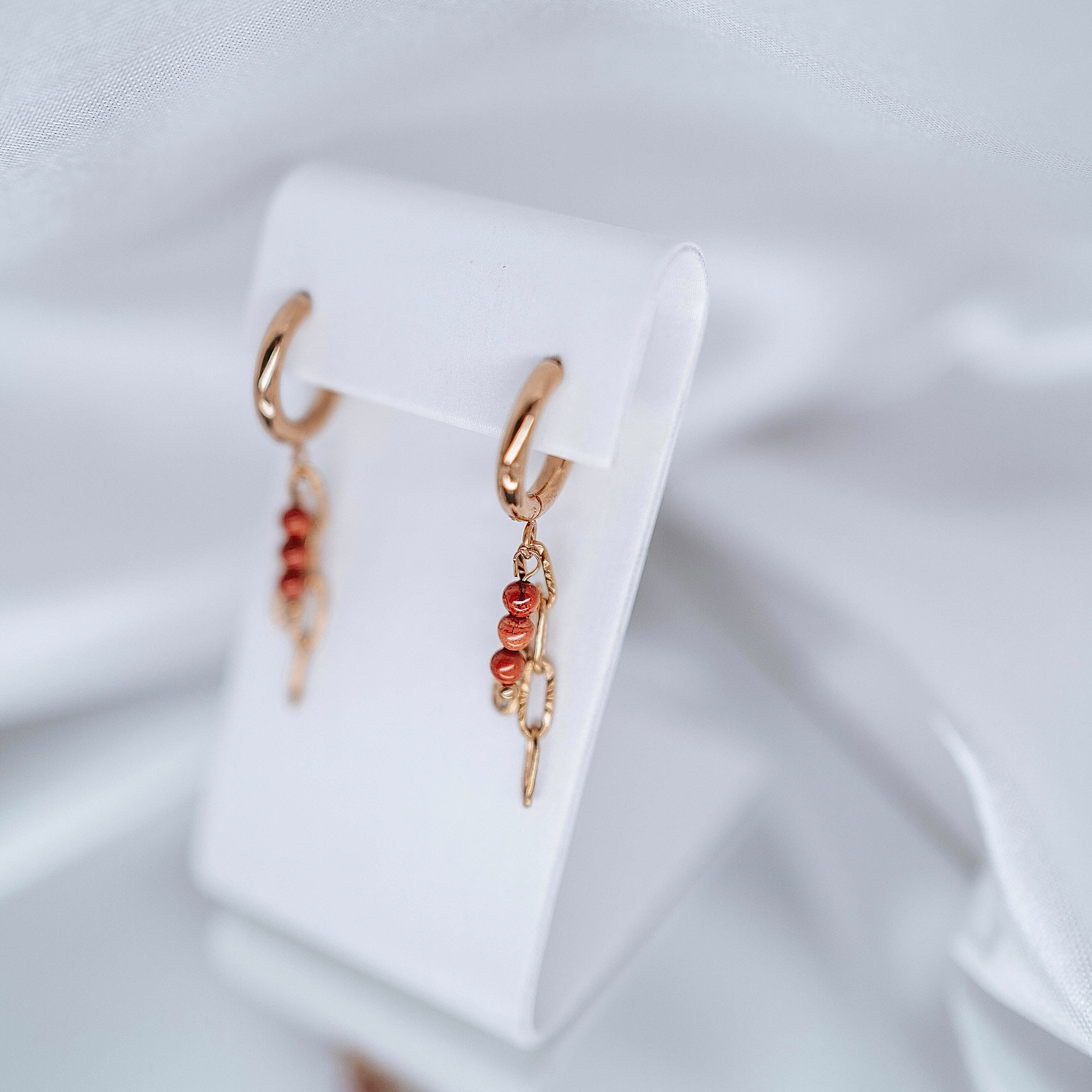 Auskari Ķēdes un dabīgais akmens Jašma