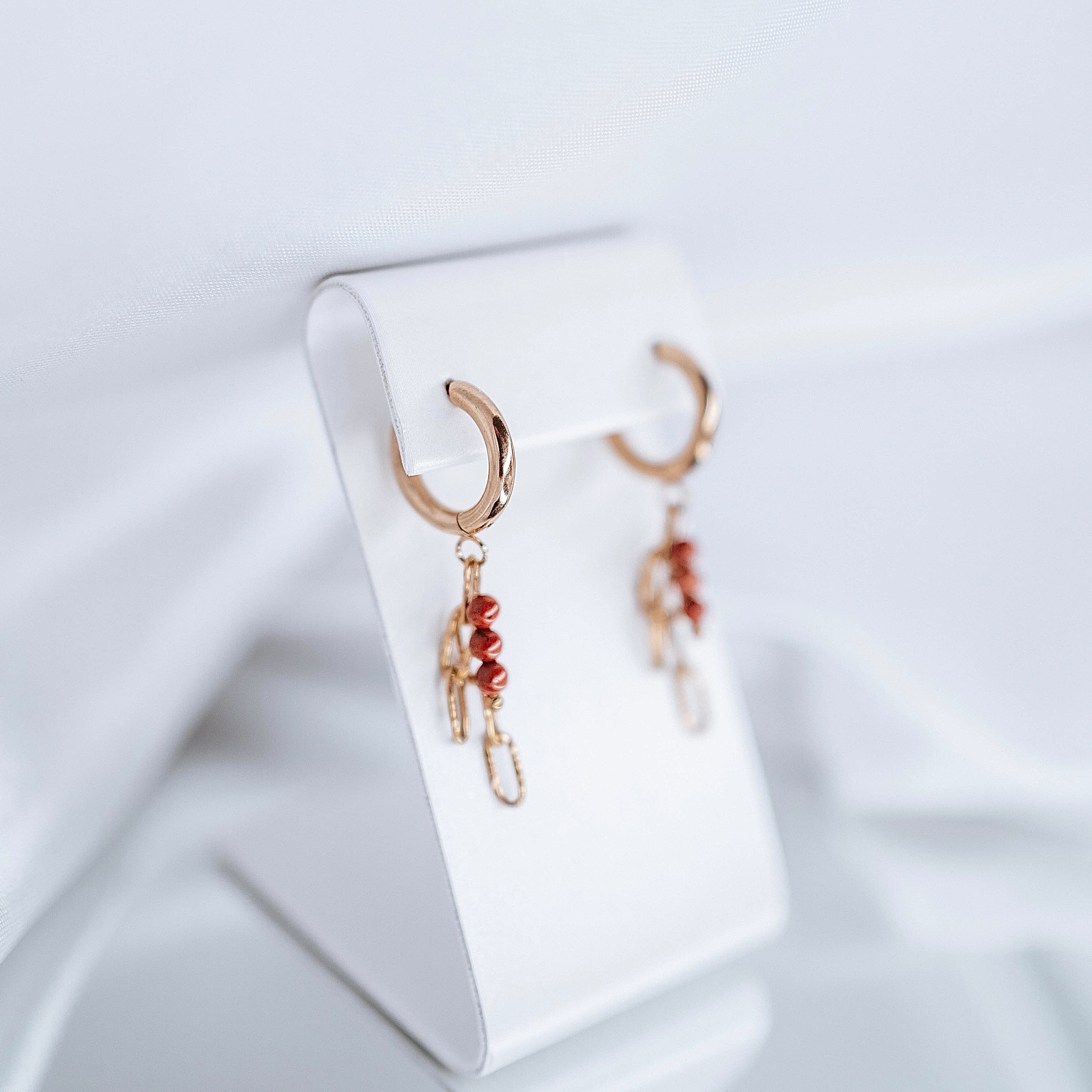 Auskari Ķēdes un dabīgais akmens Jašma