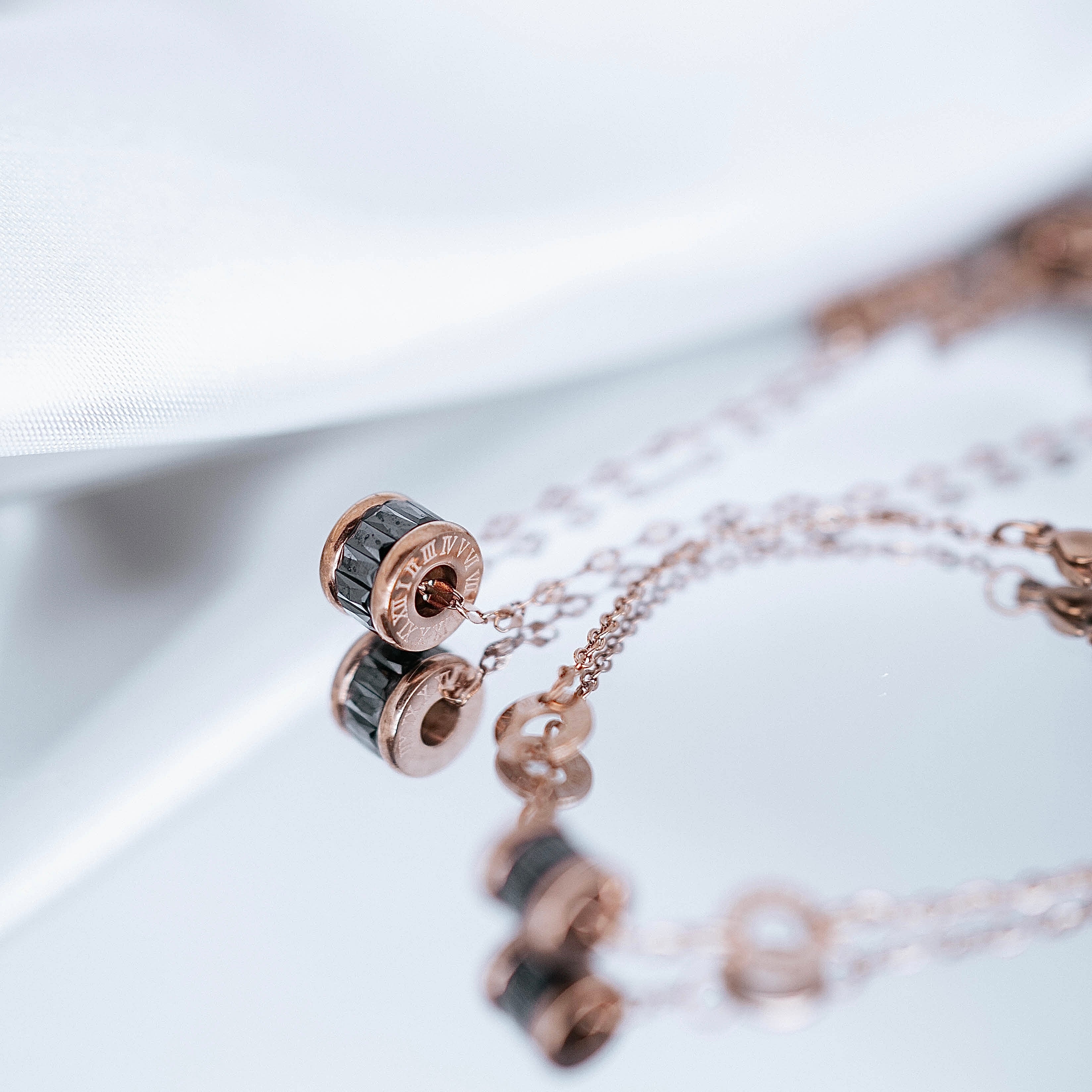 Kaklarota un rokassprādze "Red swirl"