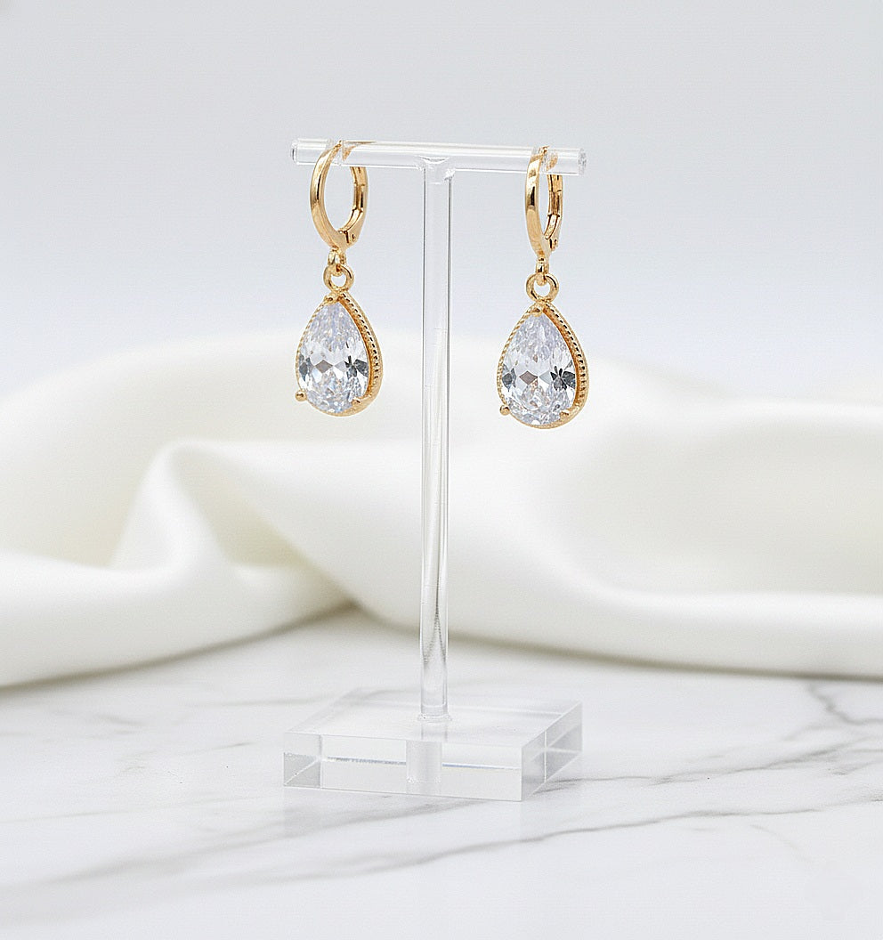 Auskari &quot;Dzidrā lāsīte&quot;