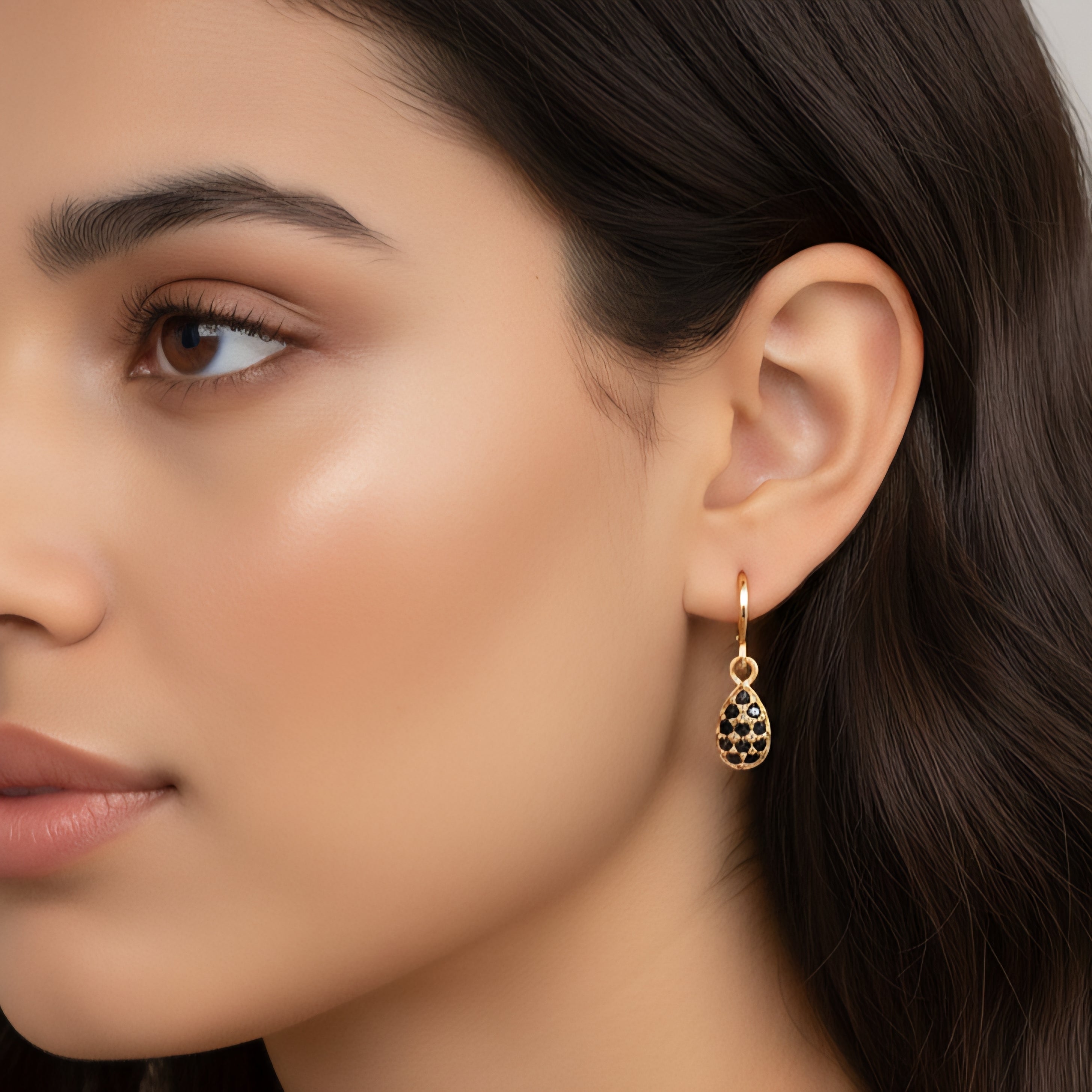 Auskari "Melnā lāsīte"