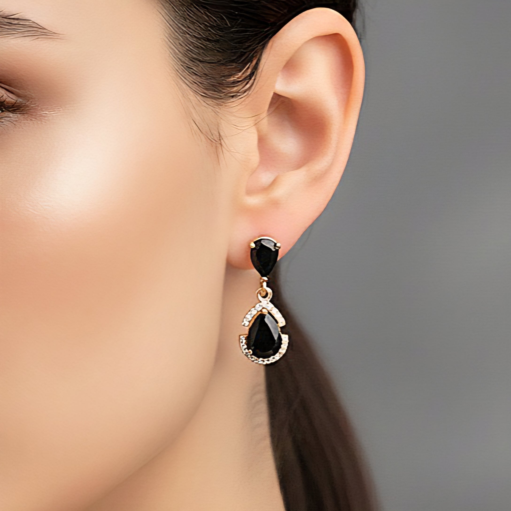 Auskari "Nokarenā melnā lāsīte"