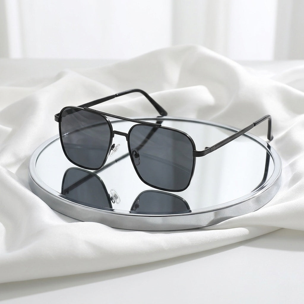 Saulesbrilles Melnais atspulgs