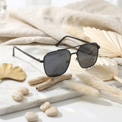 Saulesbrilles Melnais atspulgs