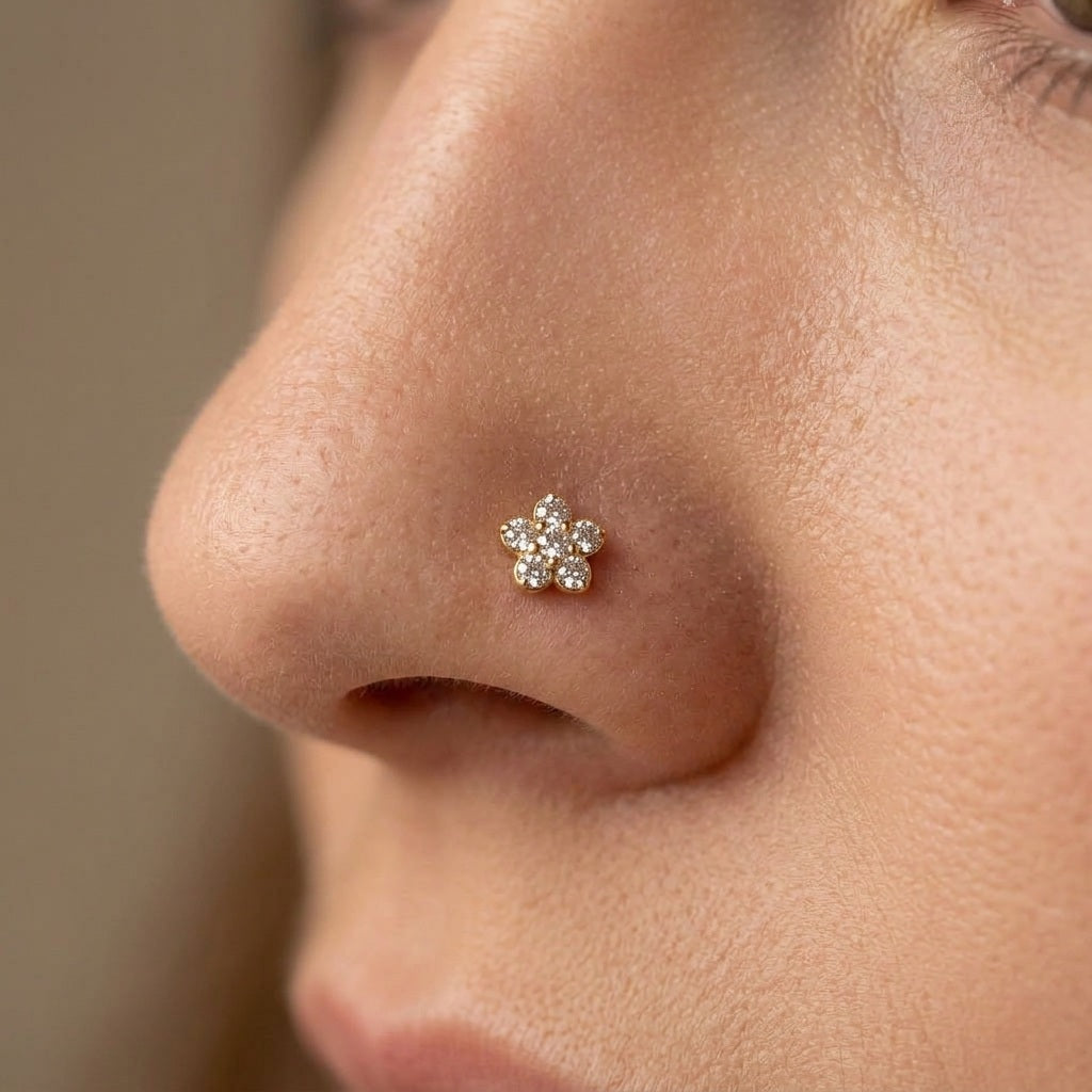 Pīrsings degunam "Ziediņš un apļa ieloks" zeltīts