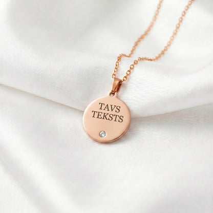 Kaklarota apaļa ar kristālu | personalizē pēc vēlmes