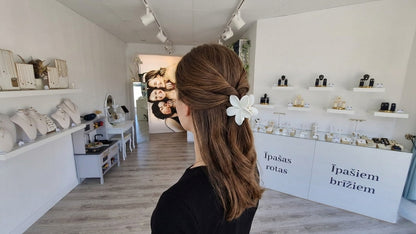 Matu sprādze "Mini Flower" izvēlies krāsu