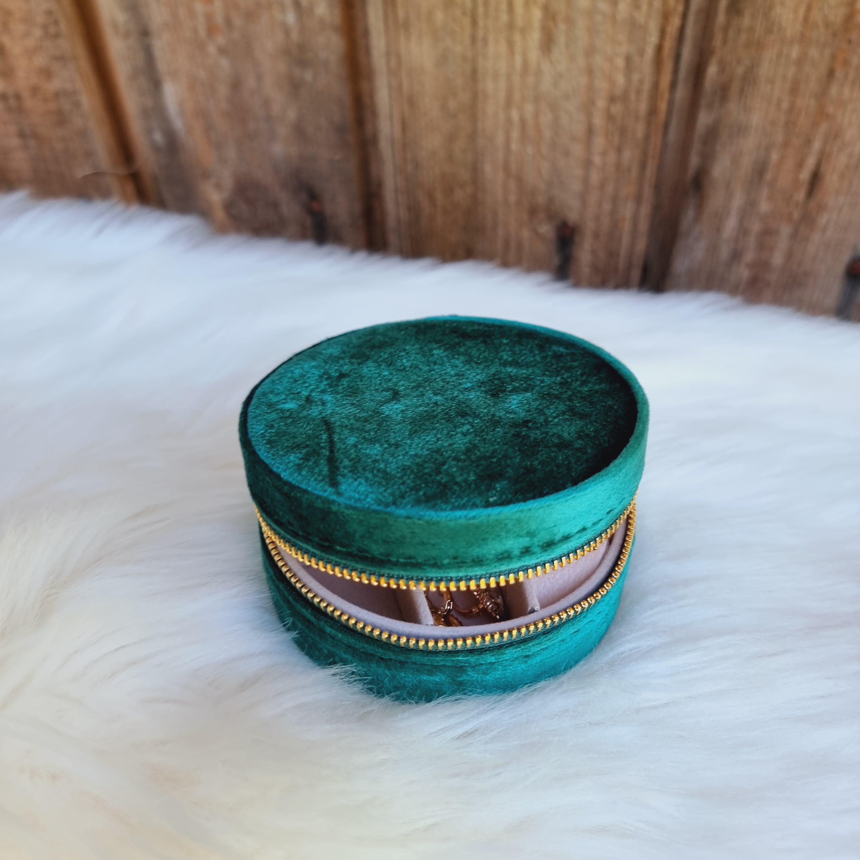 Velvet jewelry box &quot;Emerald and haze&quot;