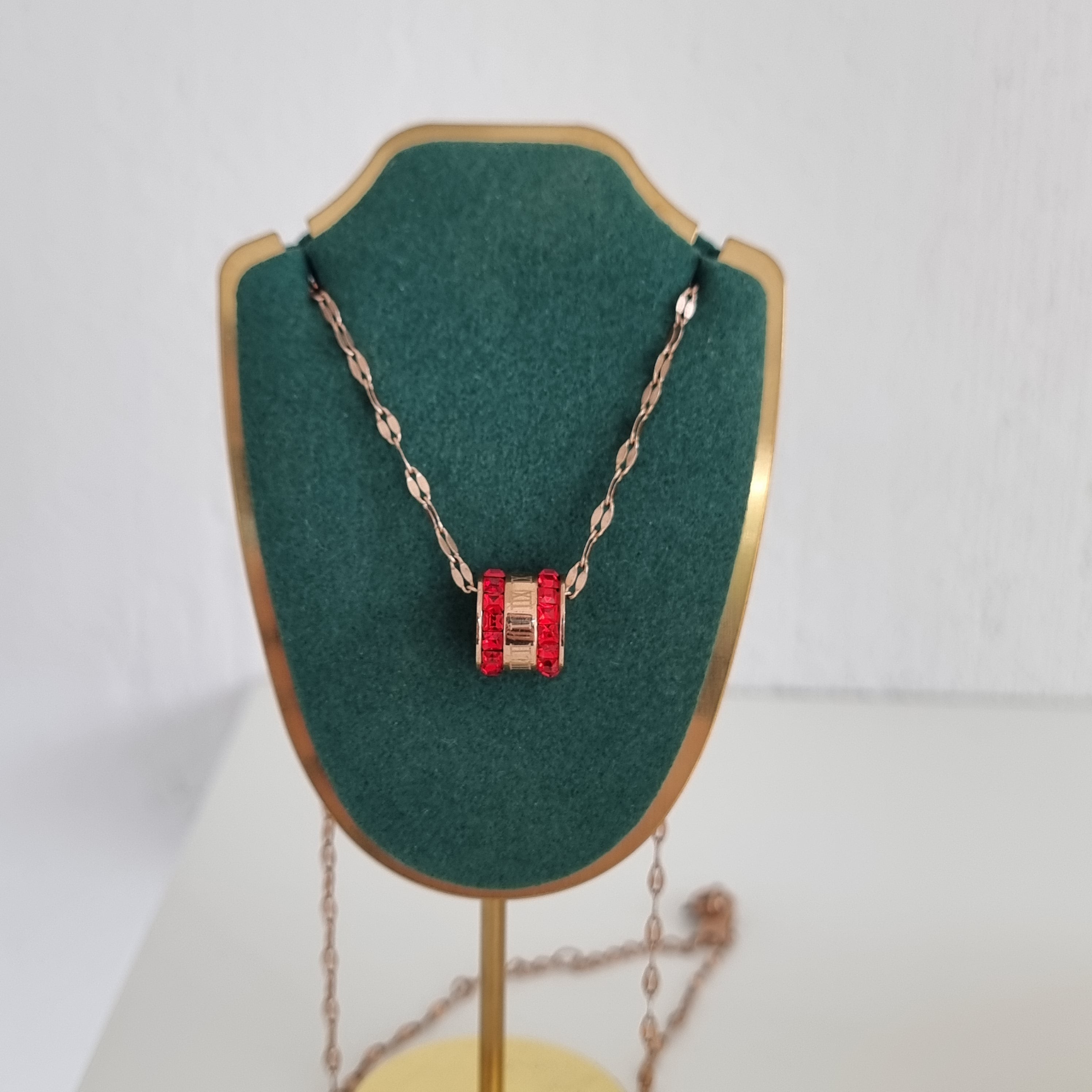 Kaklarota Sarkano  kristālu Swirlija sarkana