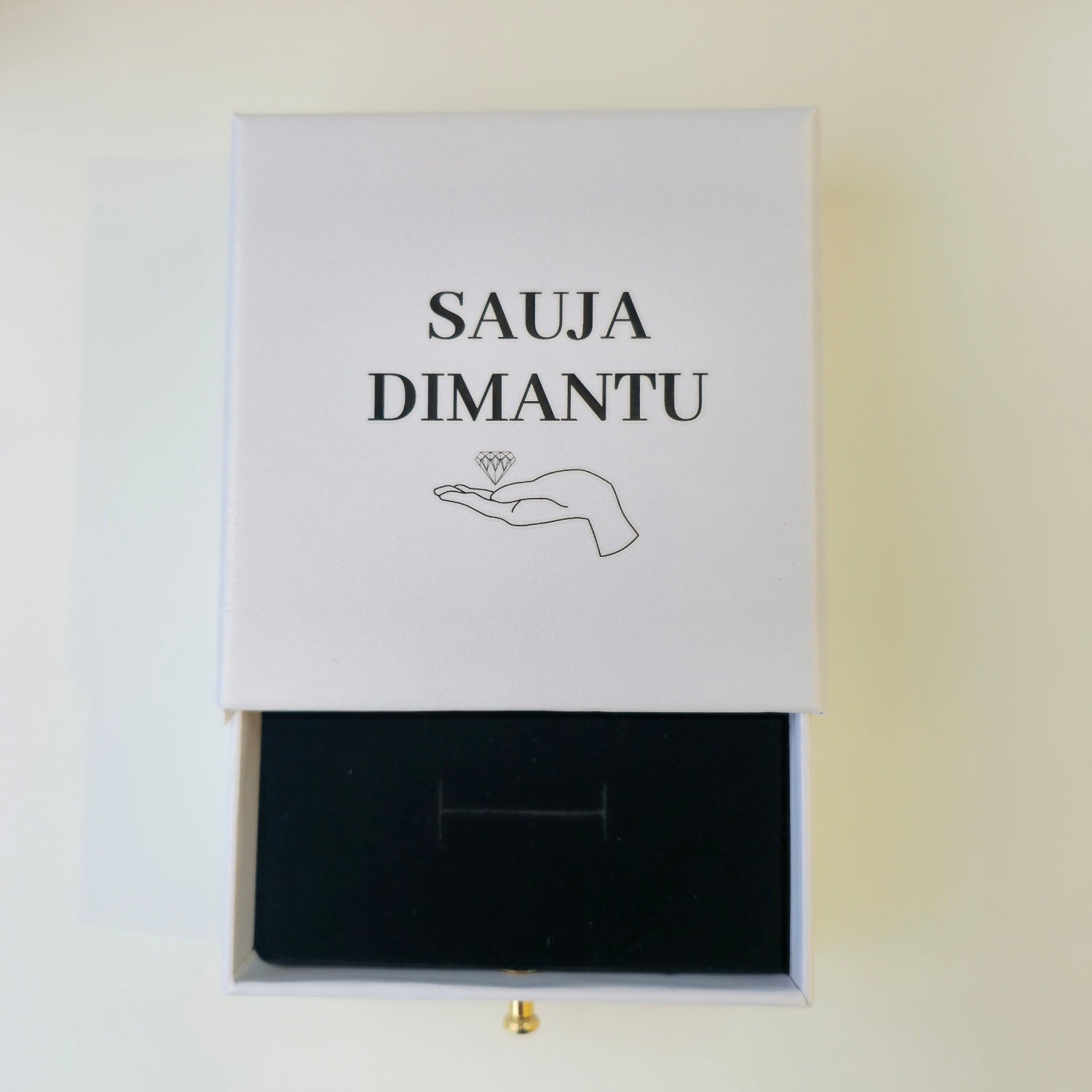 Sauja Dimantu baltā dāvanu kastīte