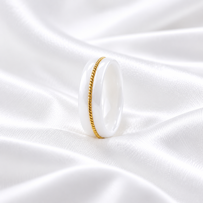 Gredzens White Ceramic &amp; Gold Twist