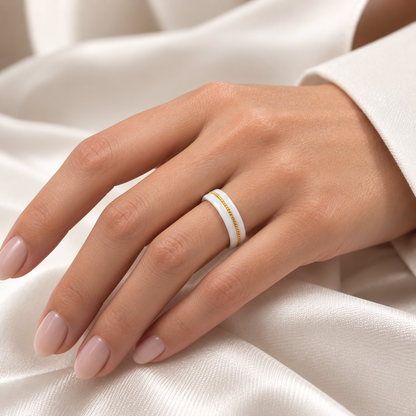 Gredzens White Ceramic &amp; Gold Twist