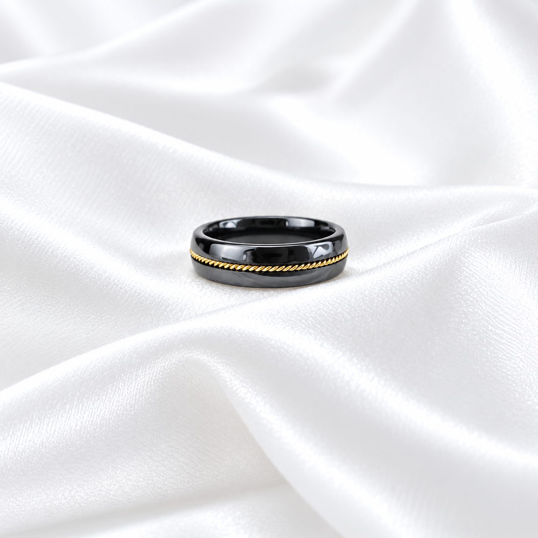Gredzens Black Ceramic &amp; Gold Twist