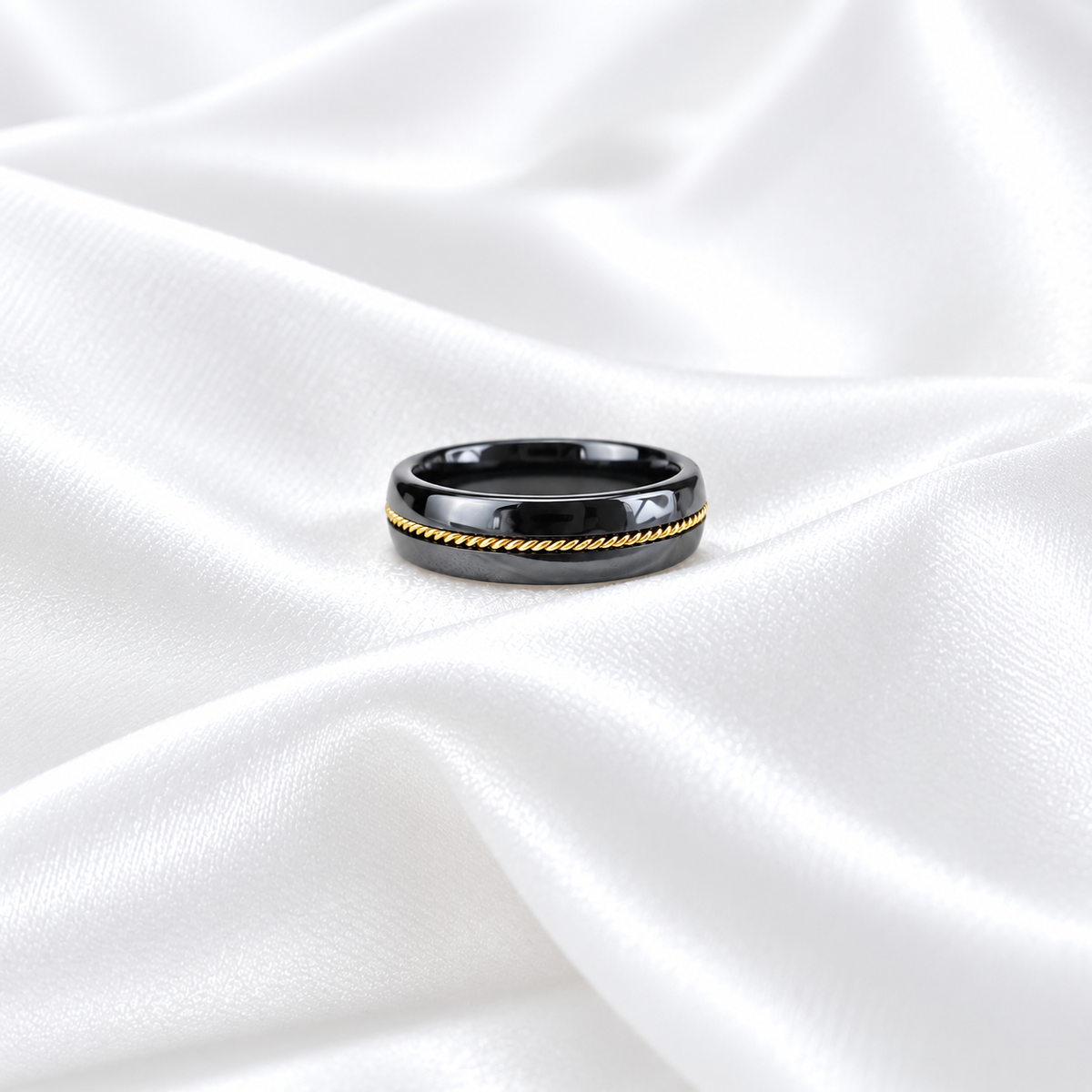 Gredzens Black Ceramic &amp; Gold Twist