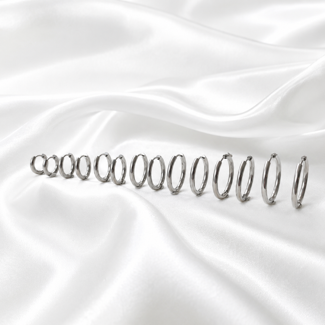 Auskari 7 size Smooth White Gold