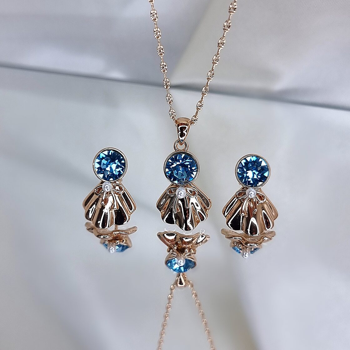 Jewelry set &quot;Blue wings and pearl&quot;