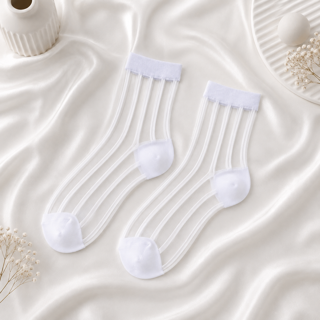 Zeķītes Transparent hearts &amp; stripes white