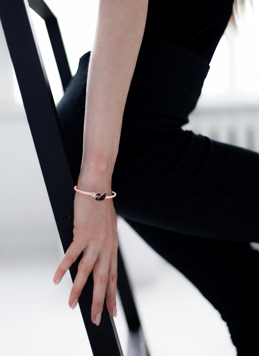 Rokassprādze "Melnais gulbis"