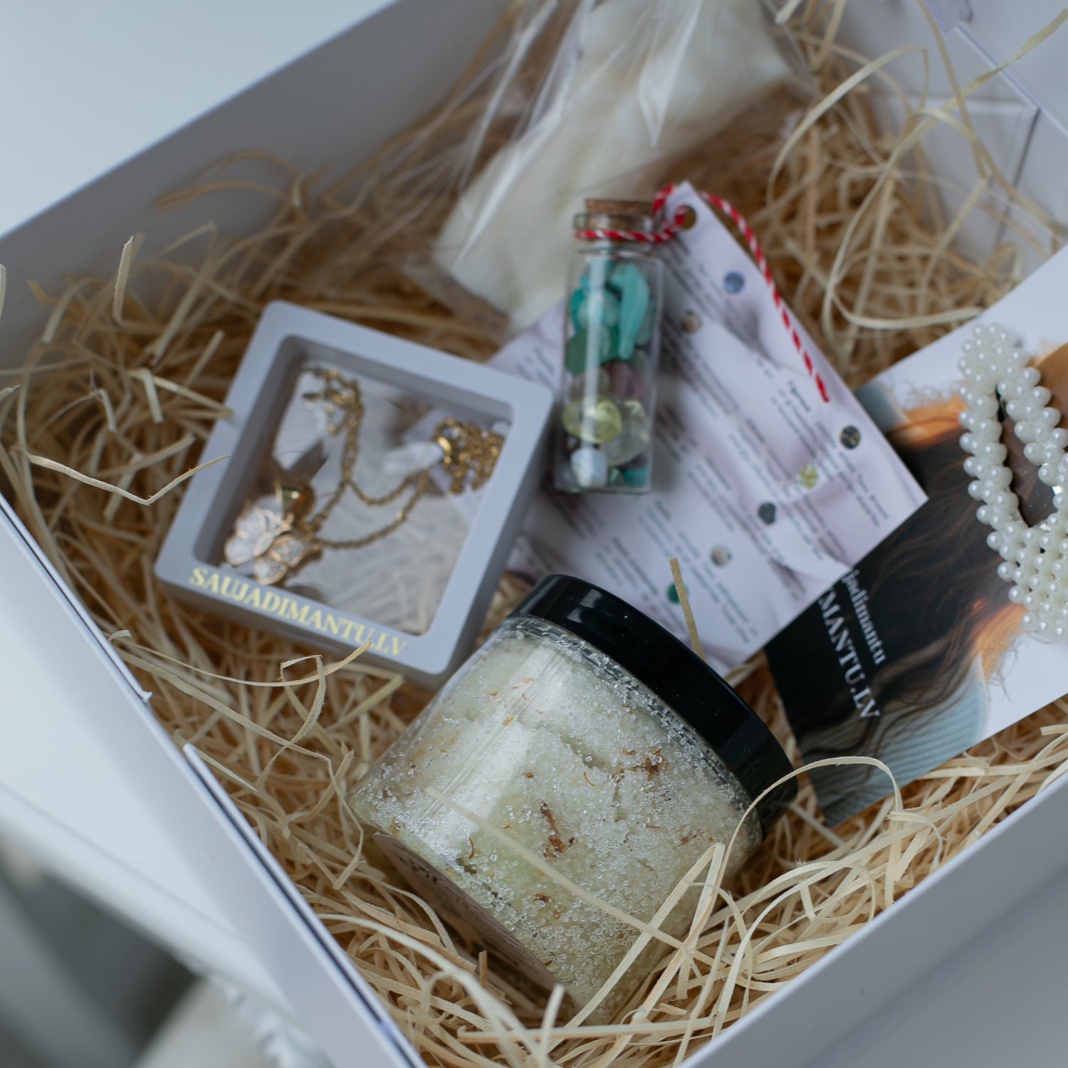 Dāvanu komplekts &quot;Pārpilnība ar kaklarotu&quot;