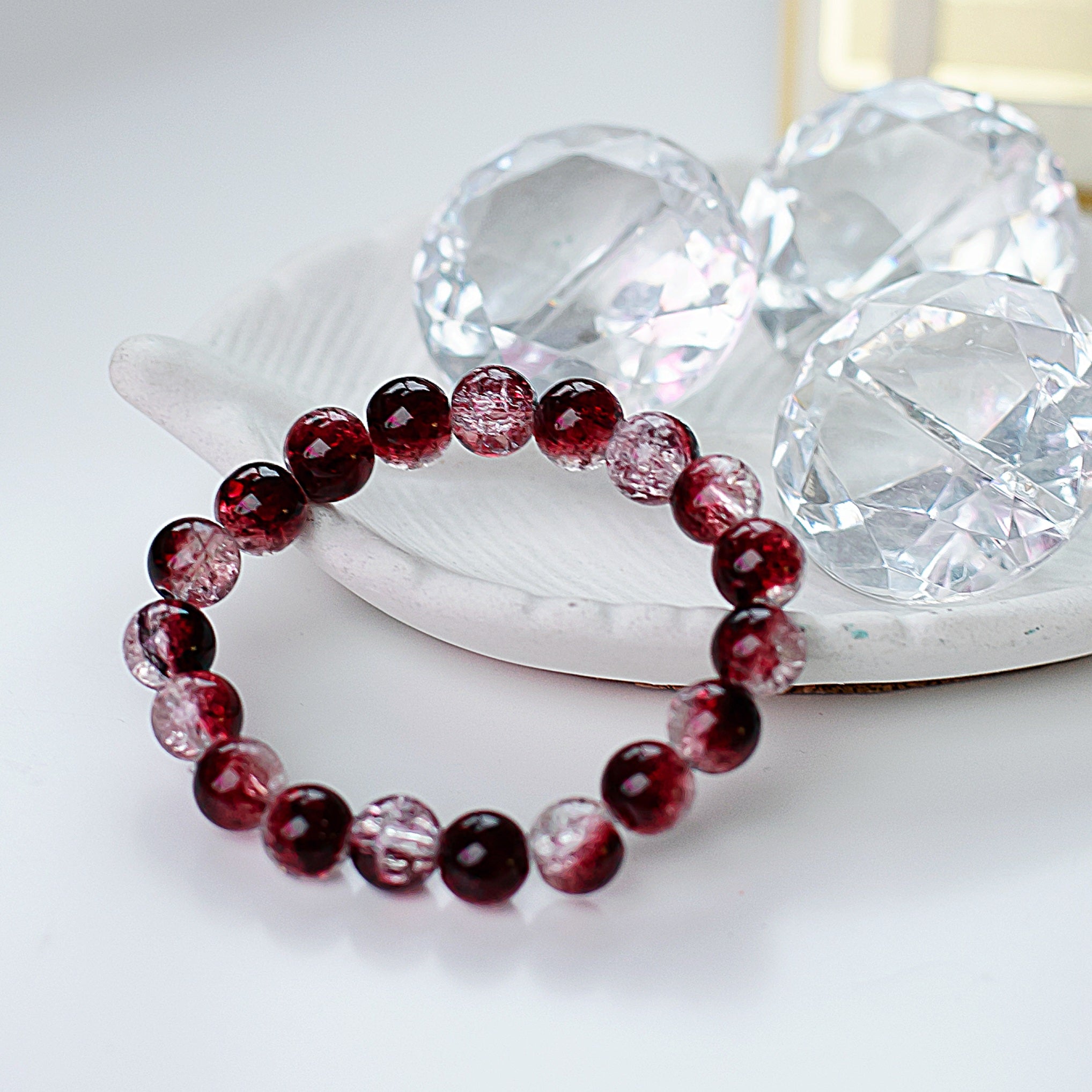 Rokassprādze "Stikla dziļums" sarkana dzidra