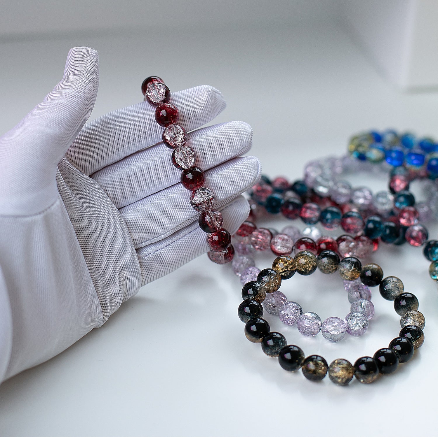 Rokassprādze "Stikla dziļums" sarkana dzidra