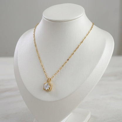 Kaklarota "Zeltītais Noble Halo"