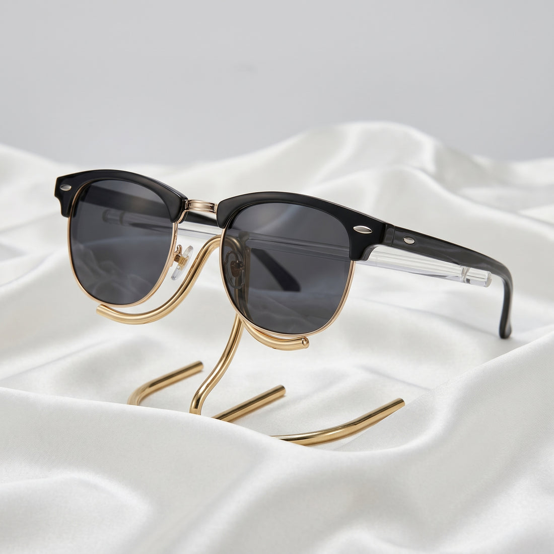Saulesbrilles Black modern
