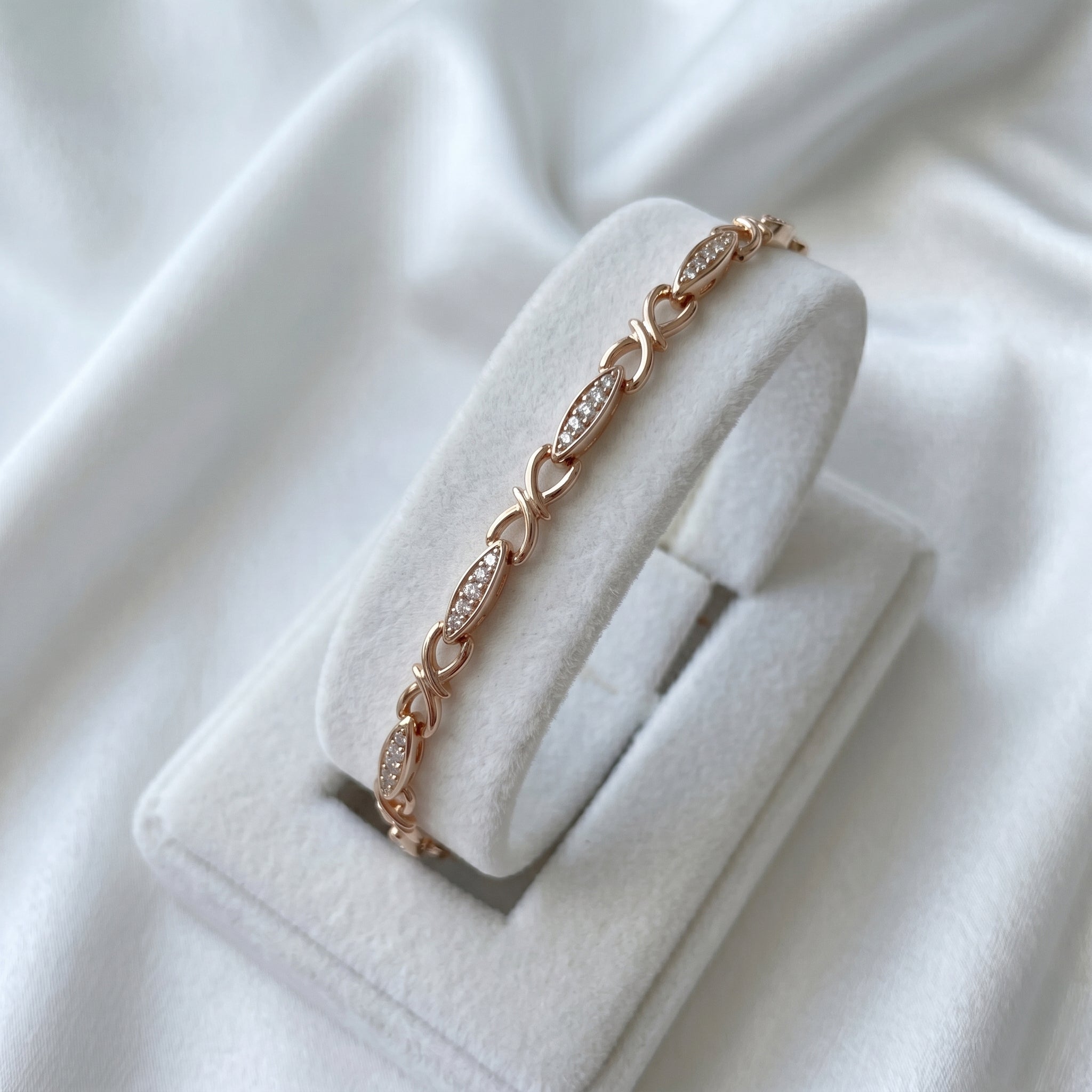 Rokassprādze "Mirdzošais vijums"