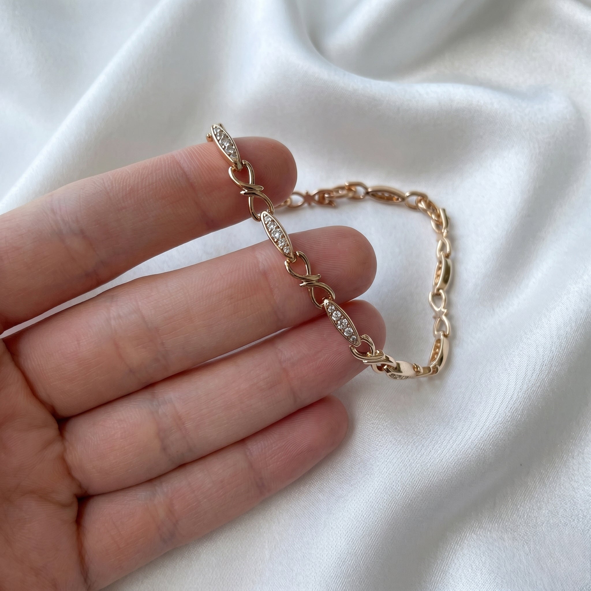 Rokassprādze "Mirdzošais vijums"