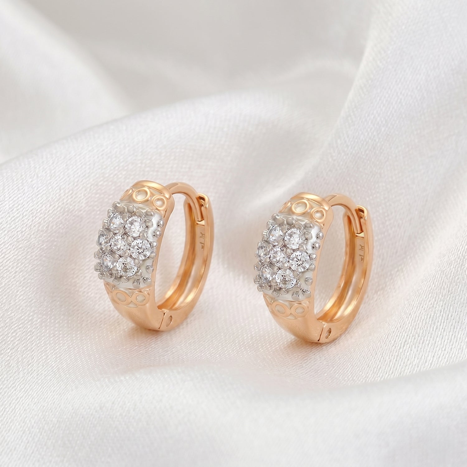 Auskari "Kristāla putekļi"