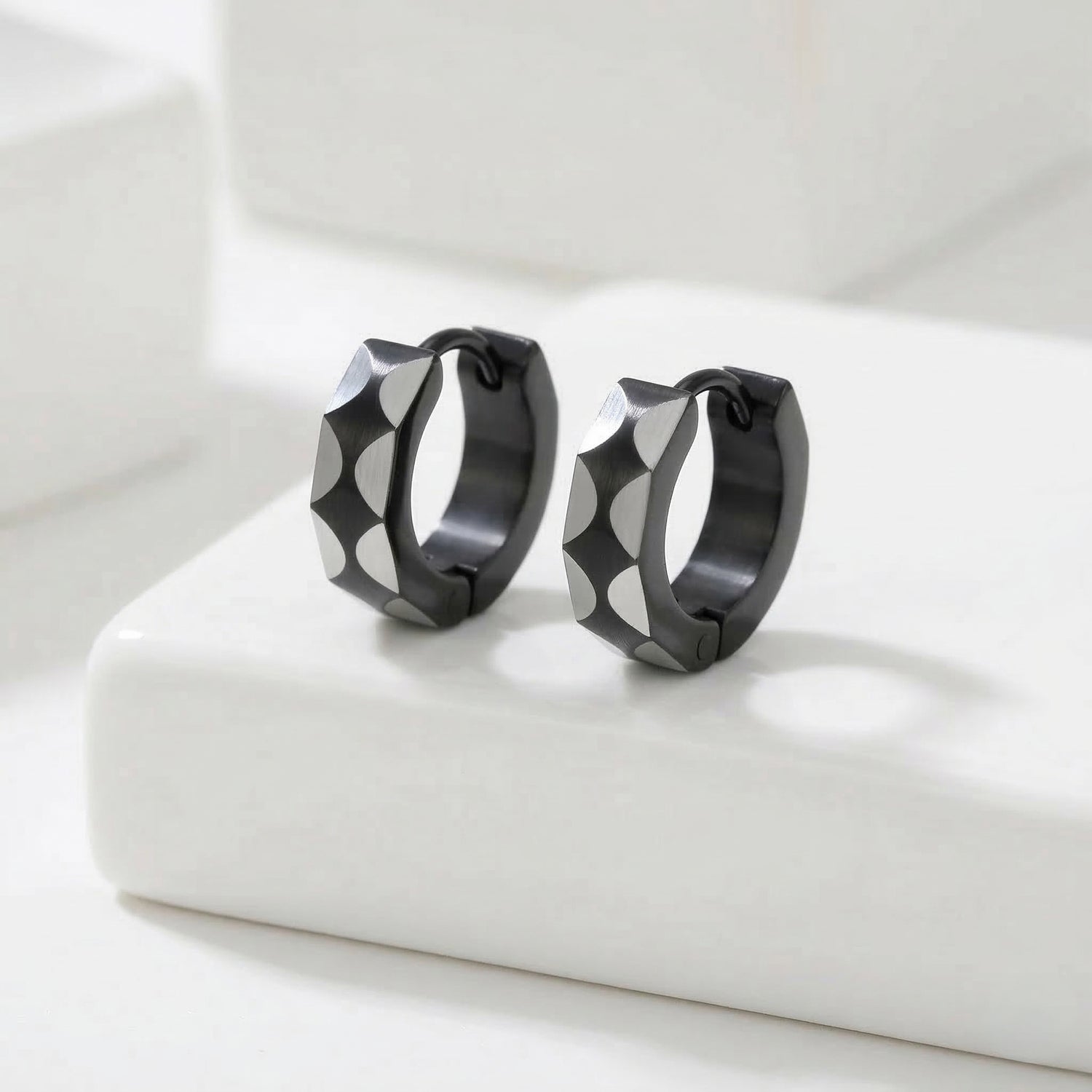 Auskari "Tumšais akcents"