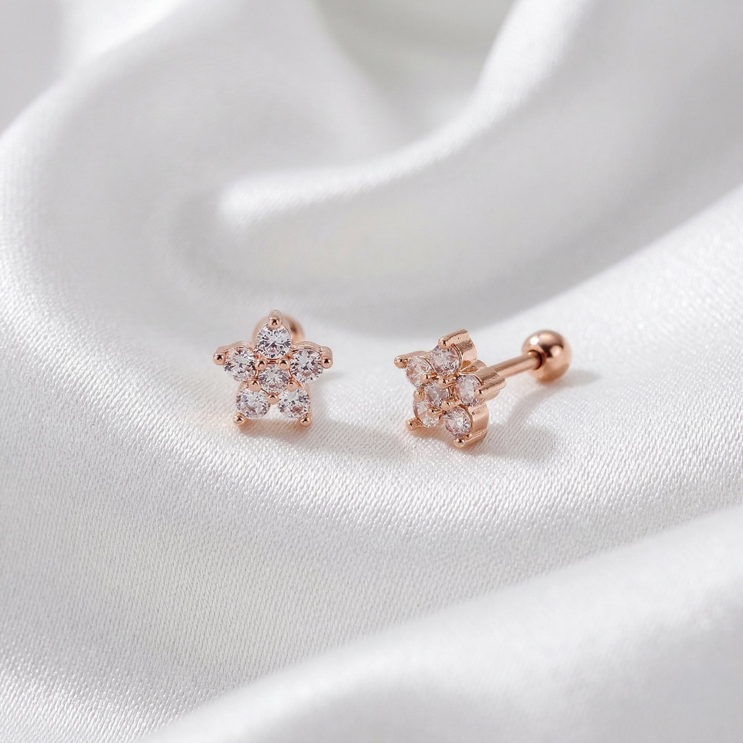 Pīrsings "Mazais kristālu ziediņš"