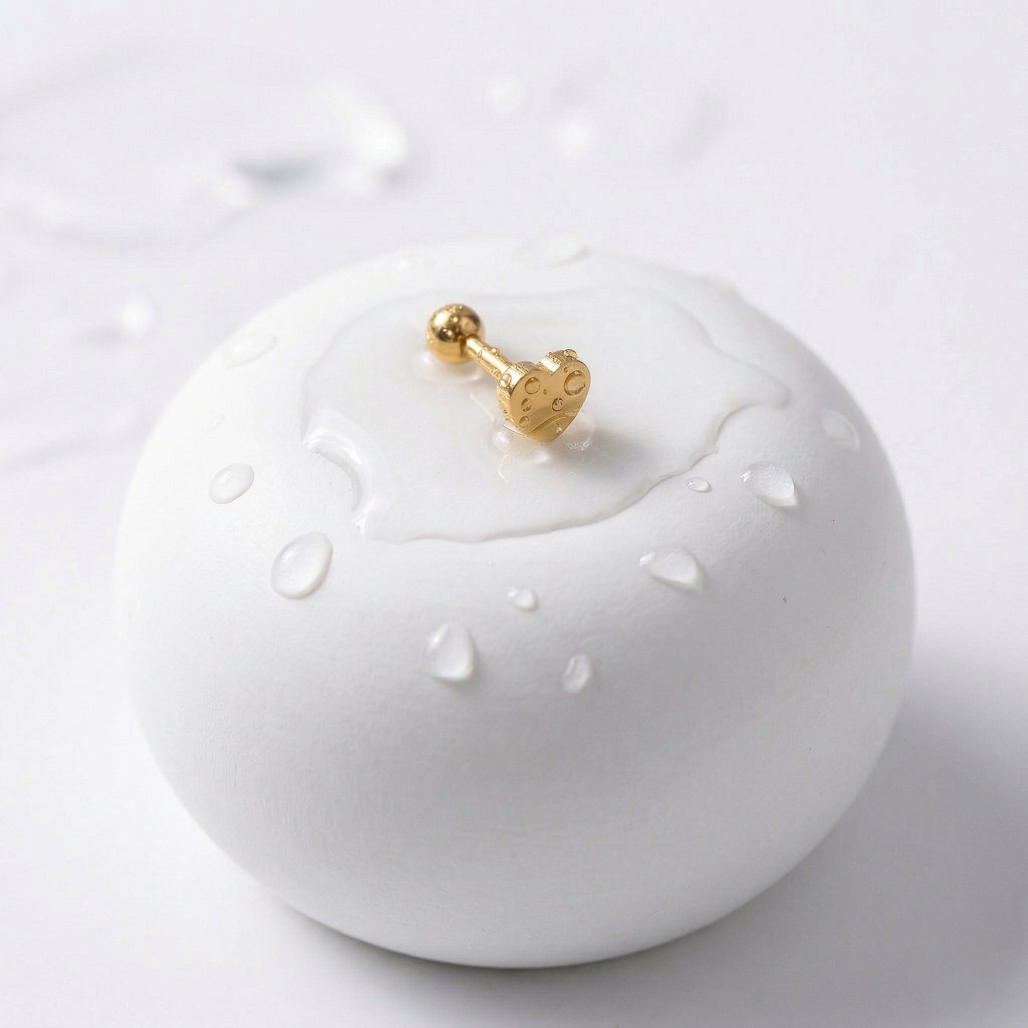 Pīrsings "Mazā sirsniņa"