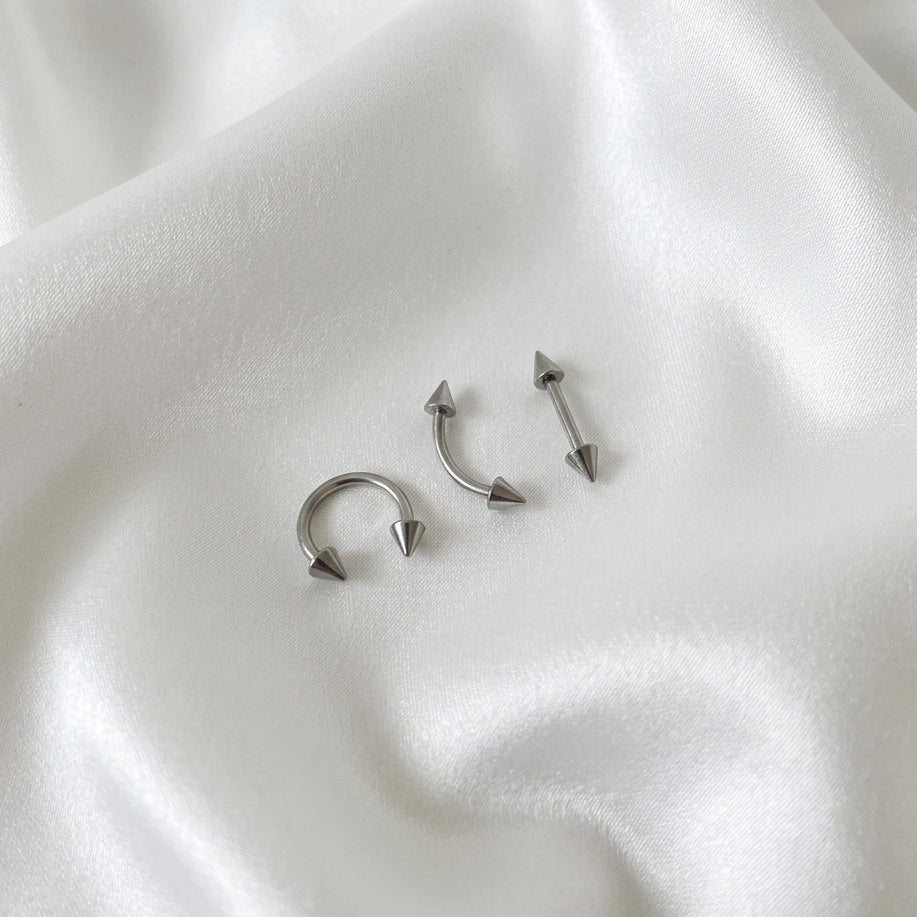 Pīrsingi dažādi uzacij