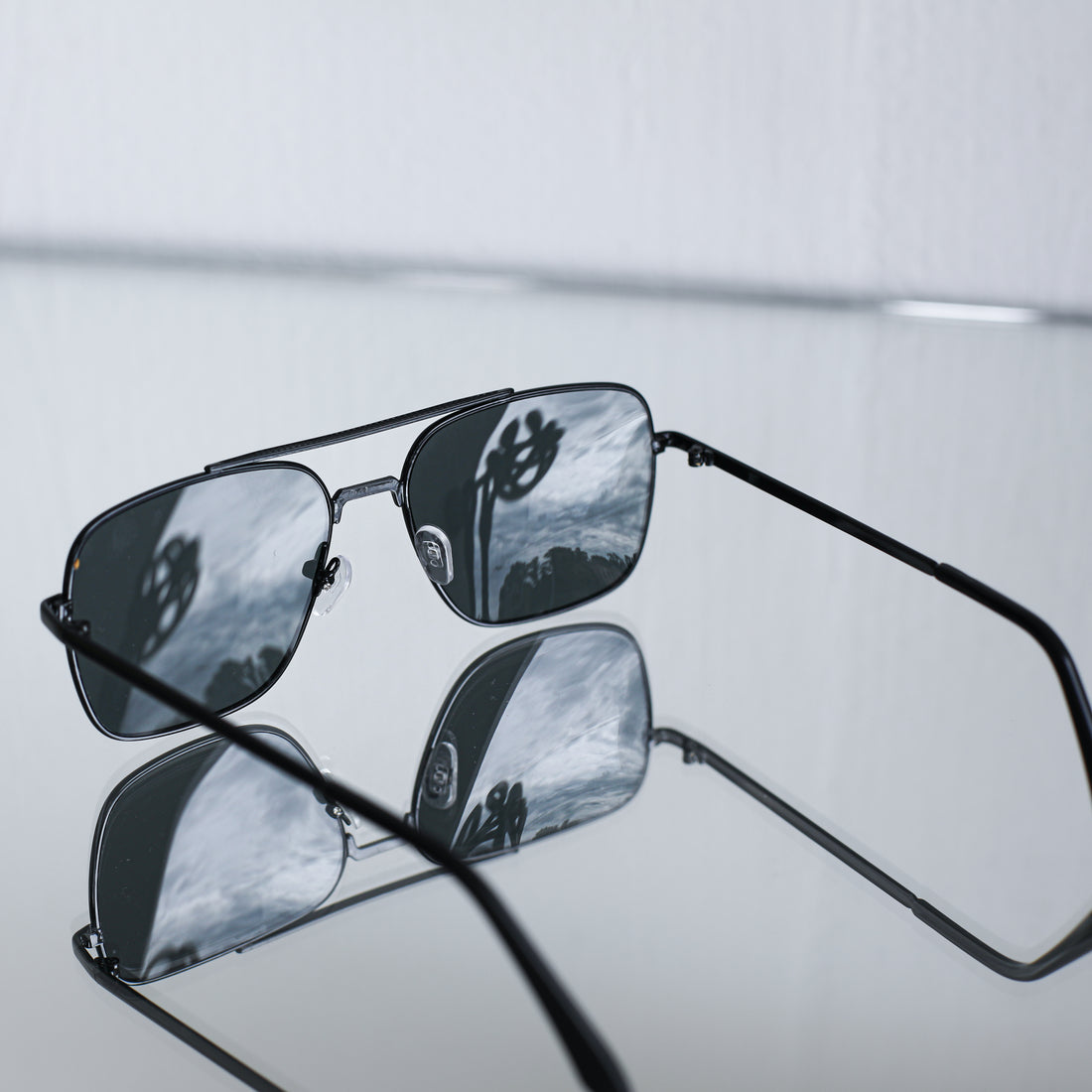 Saulesbrilles Atspulgs W