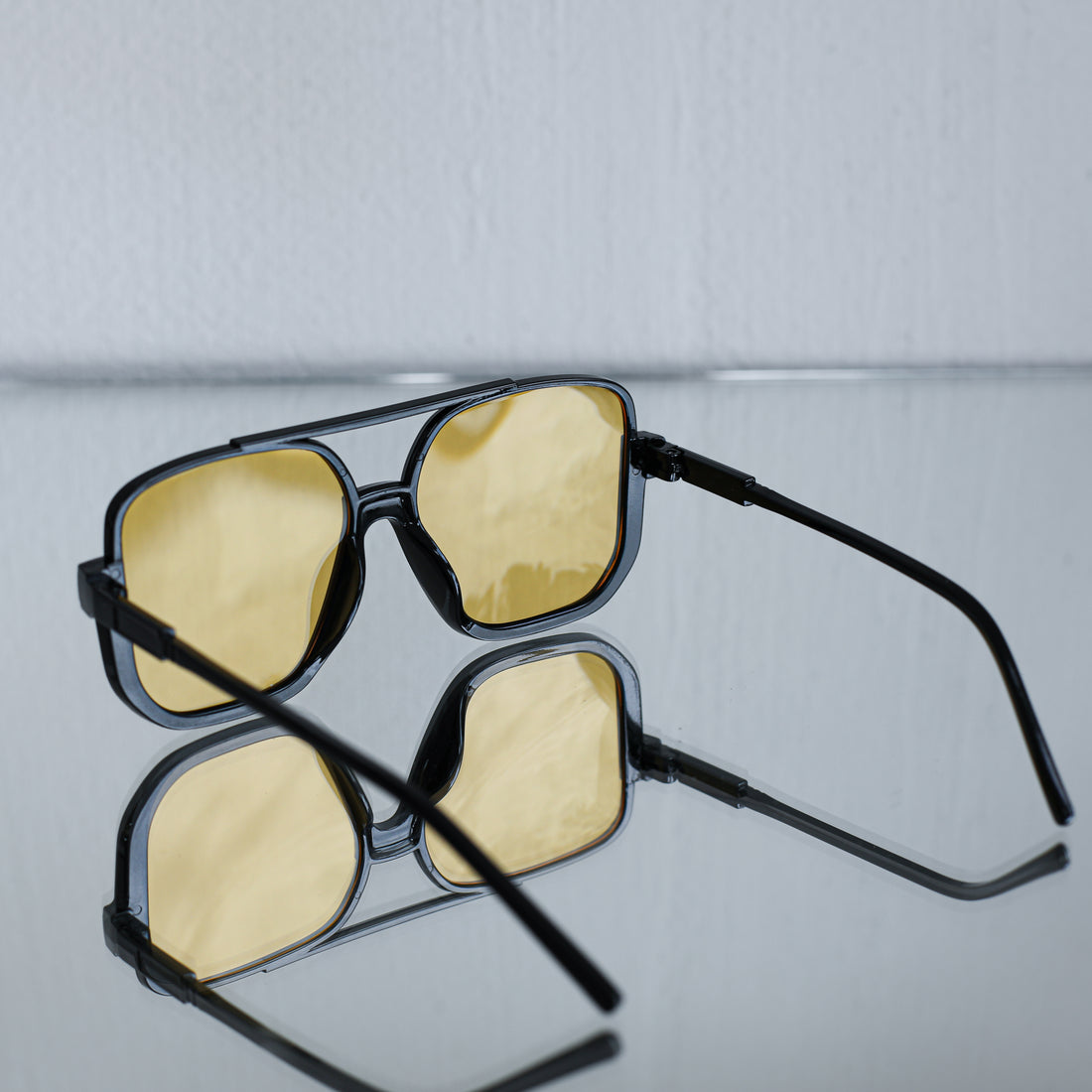 Saulesbrilles Ēna X